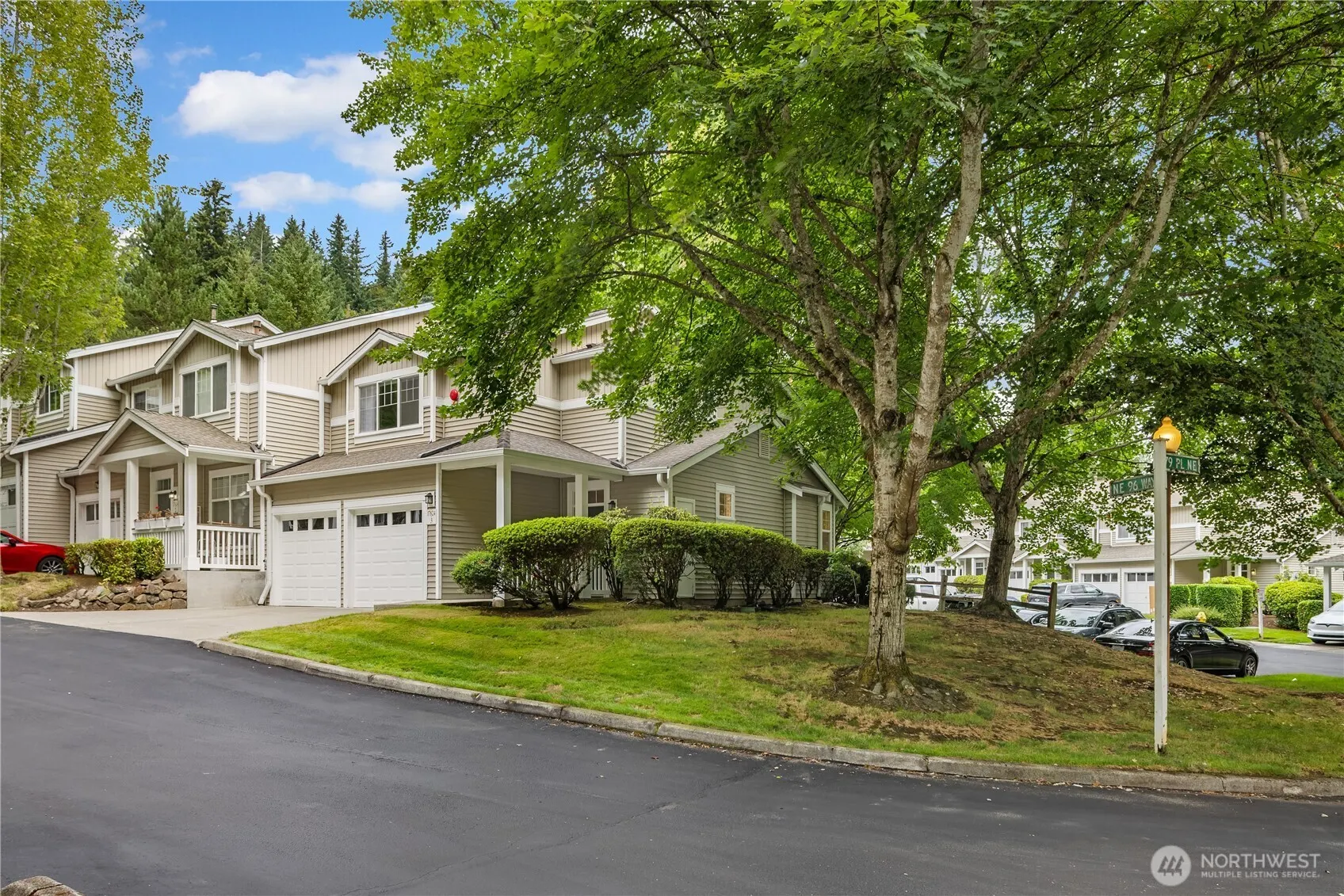 17824 NE 96th Way #3, Redmond, WA 98052
