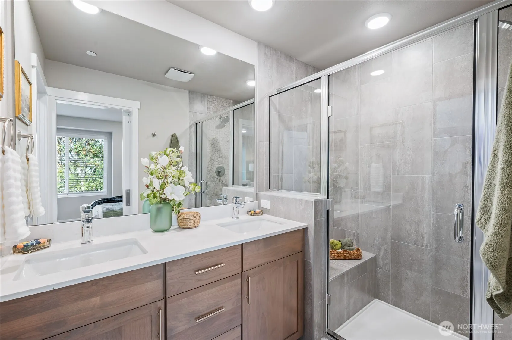 14424 Madison Way #H2, Lynnwood, WA 98087