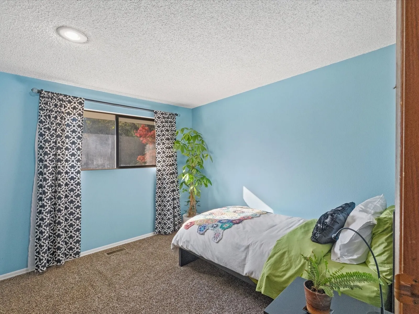 17122 29th Drive SE, Bothell, WA 98012