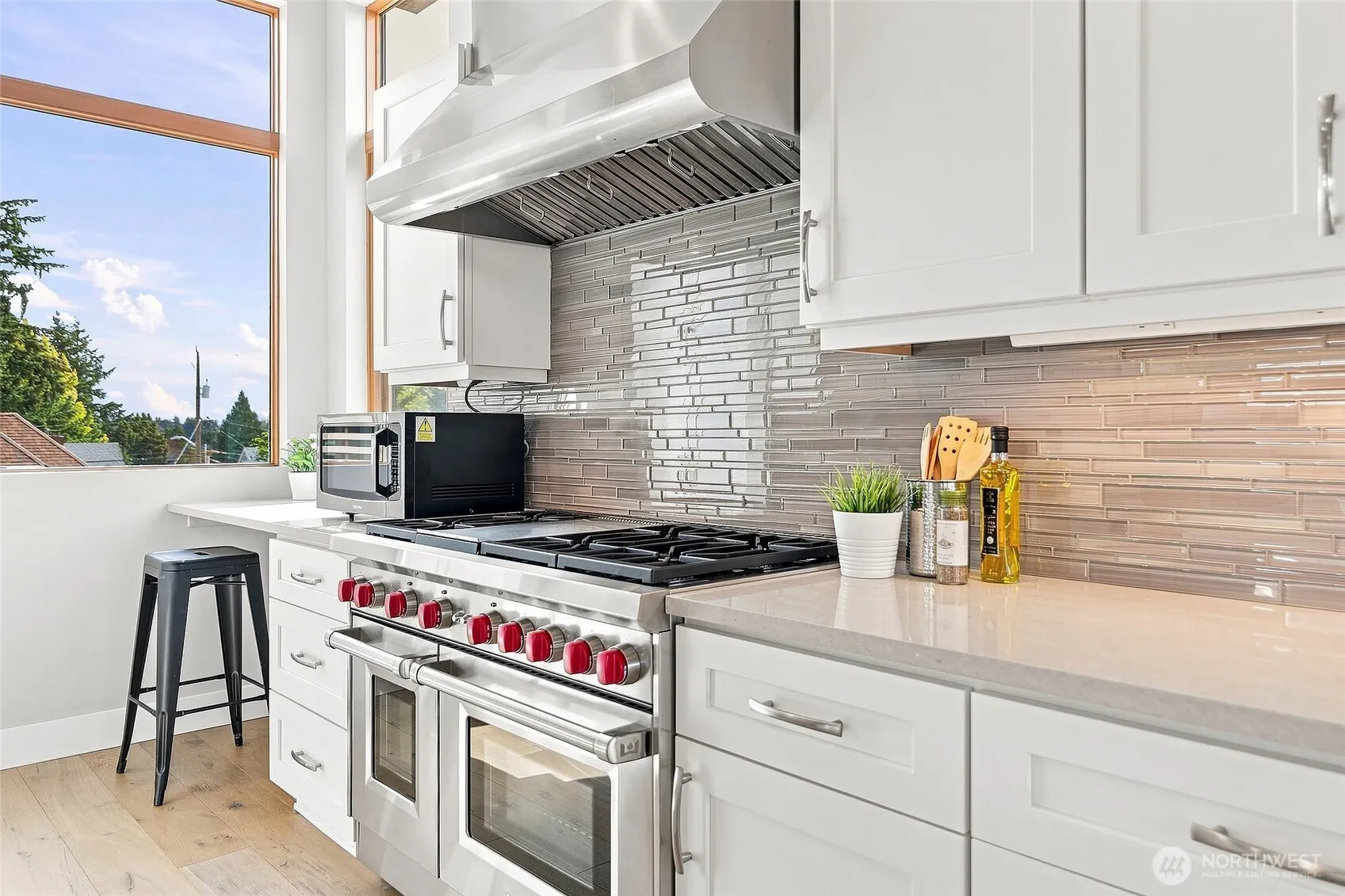 7522 14th Avenue NE, Seattle, WA 98115