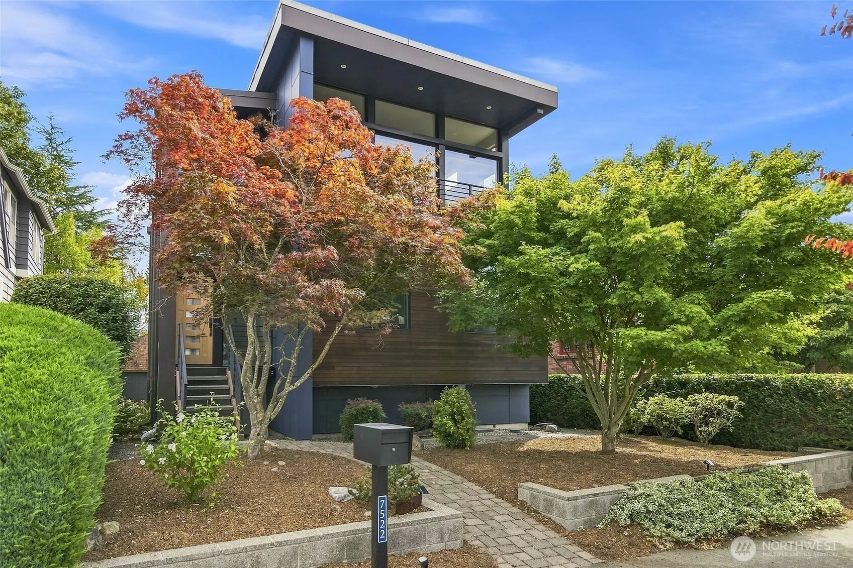 7522 14th Avenue NE, Seattle, WA 98115