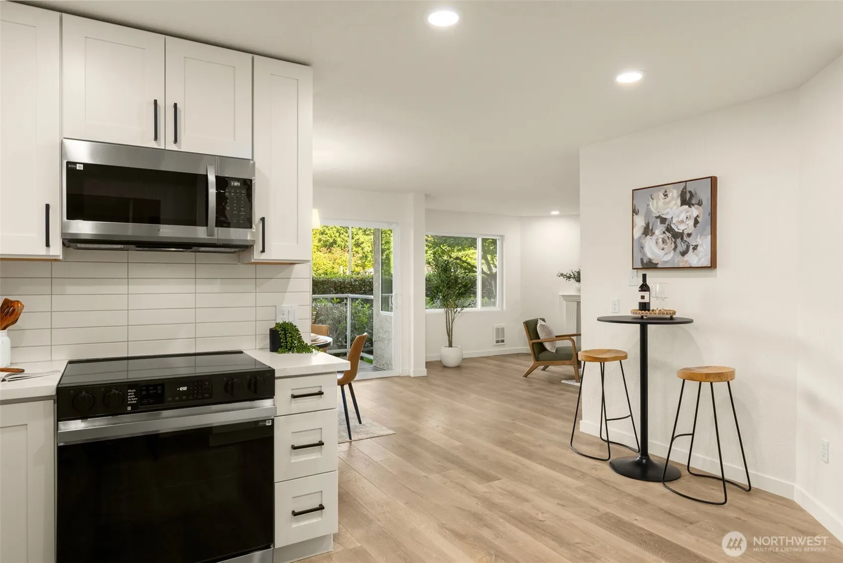 9715 NE Juanita Drive #B107, Kirkland, WA 98034