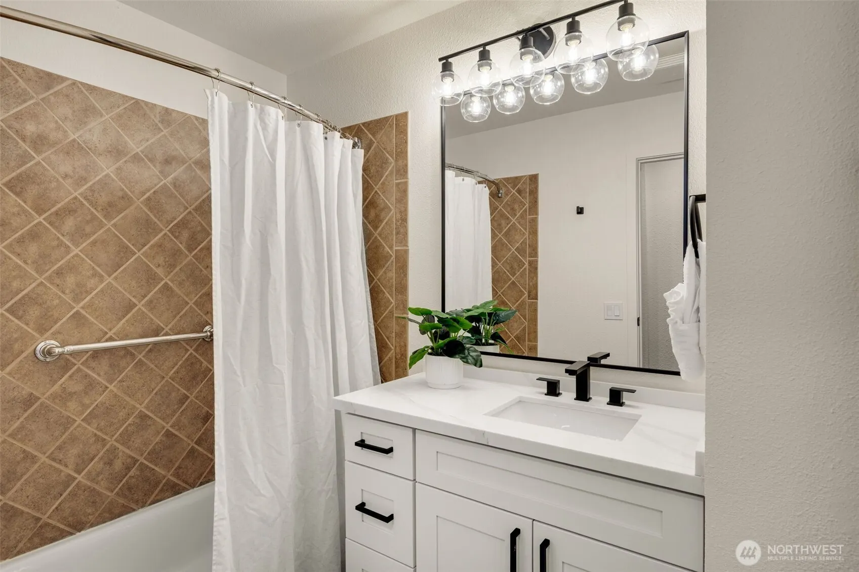 9715 NE Juanita Drive #B107, Kirkland, WA 98034