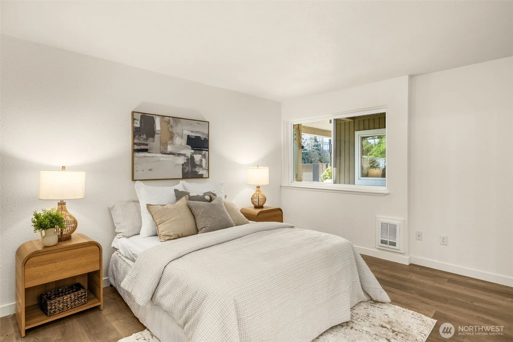 9715 NE Juanita Drive #B107, Kirkland, WA 98034