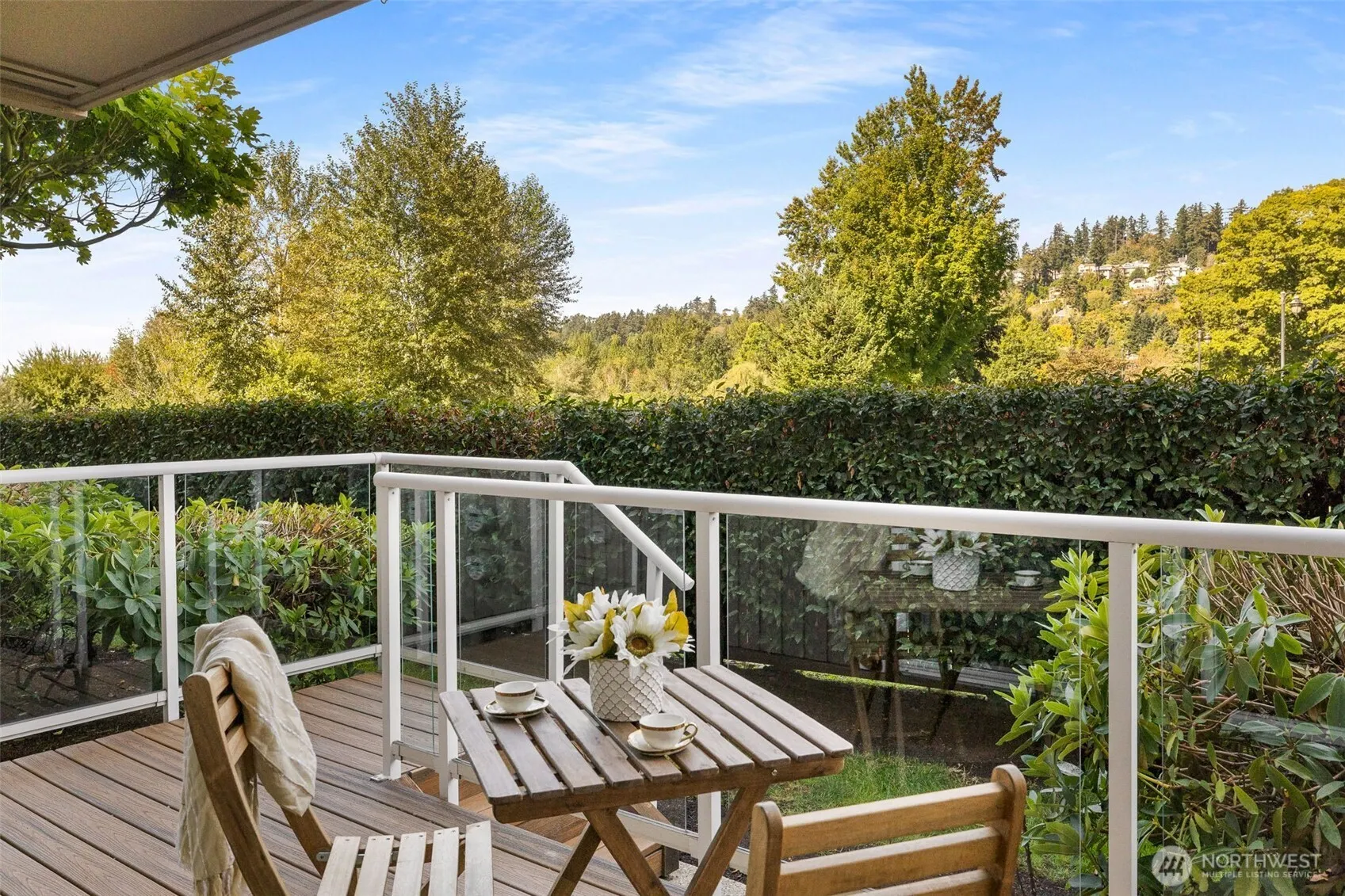 9715 NE Juanita Drive #B107, Kirkland, WA 98034