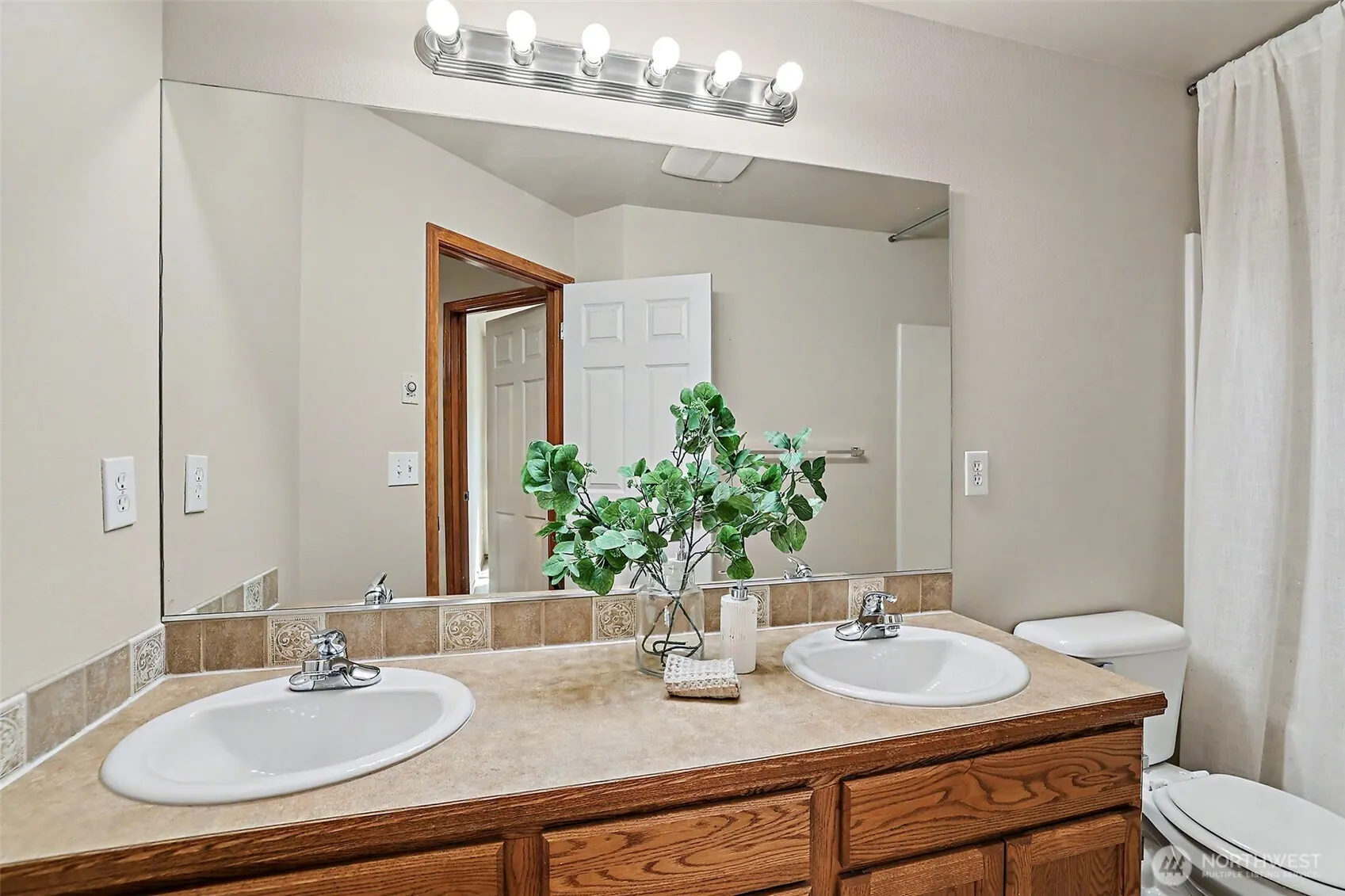 4011 160th Place SE, Bothell, WA 98012