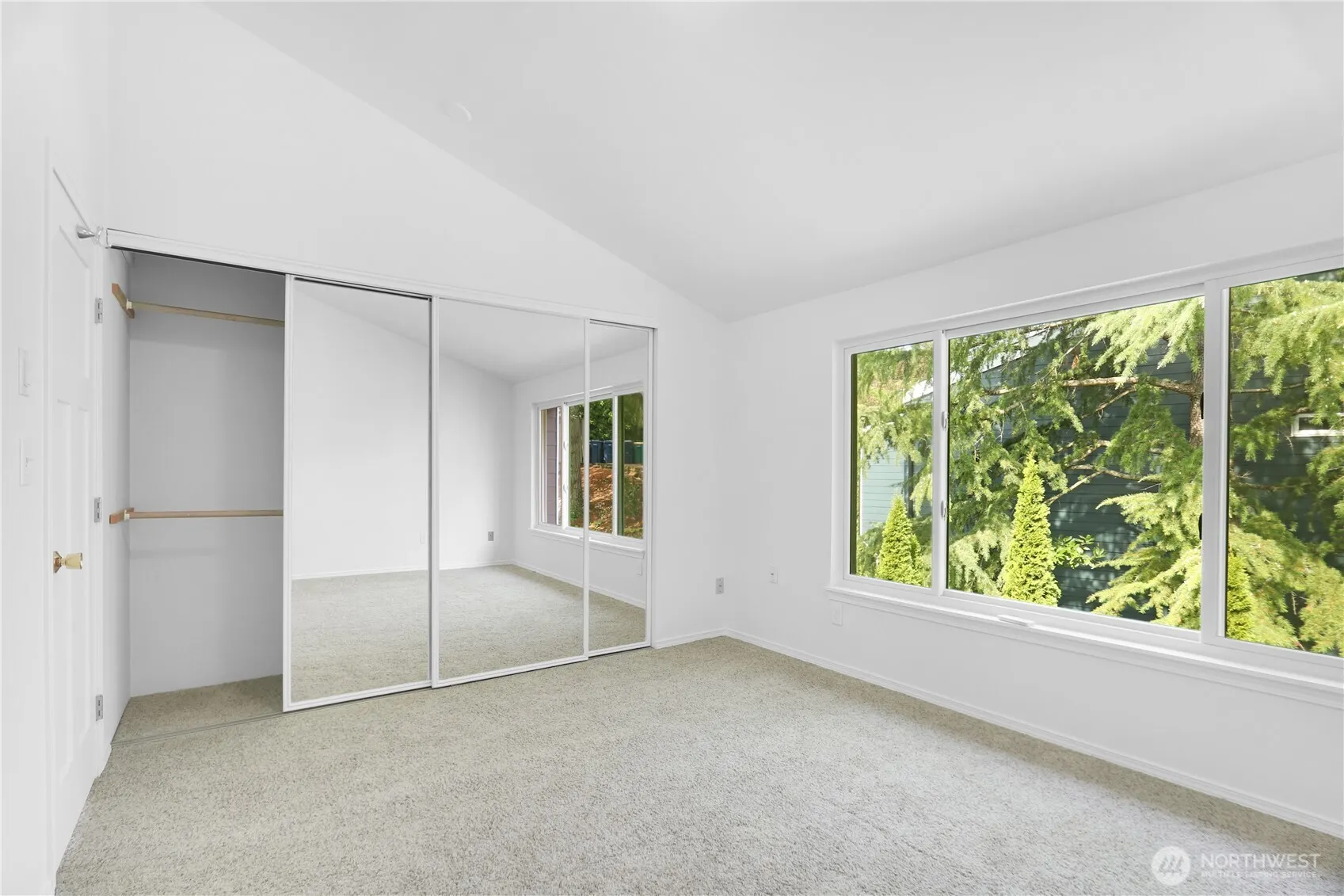 17018 NE 80th Street #C5, Redmond, WA 98052