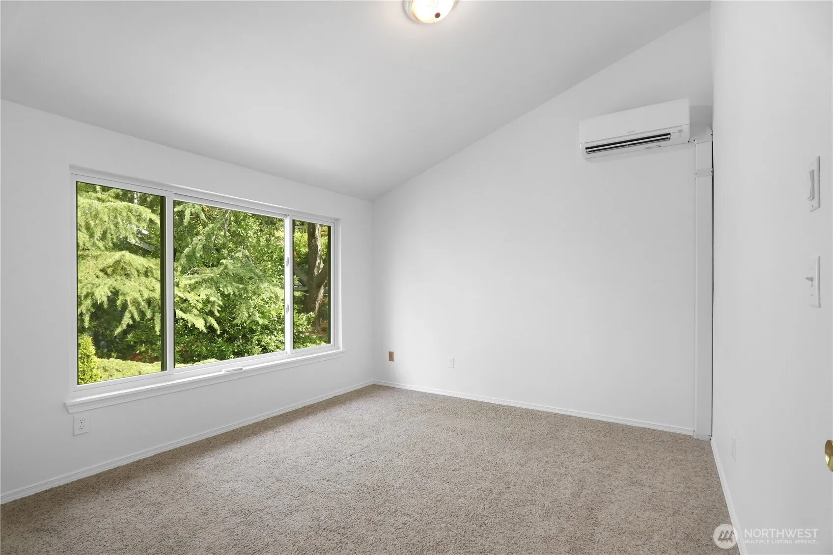 17018 NE 80th Street #C5, Redmond, WA 98052