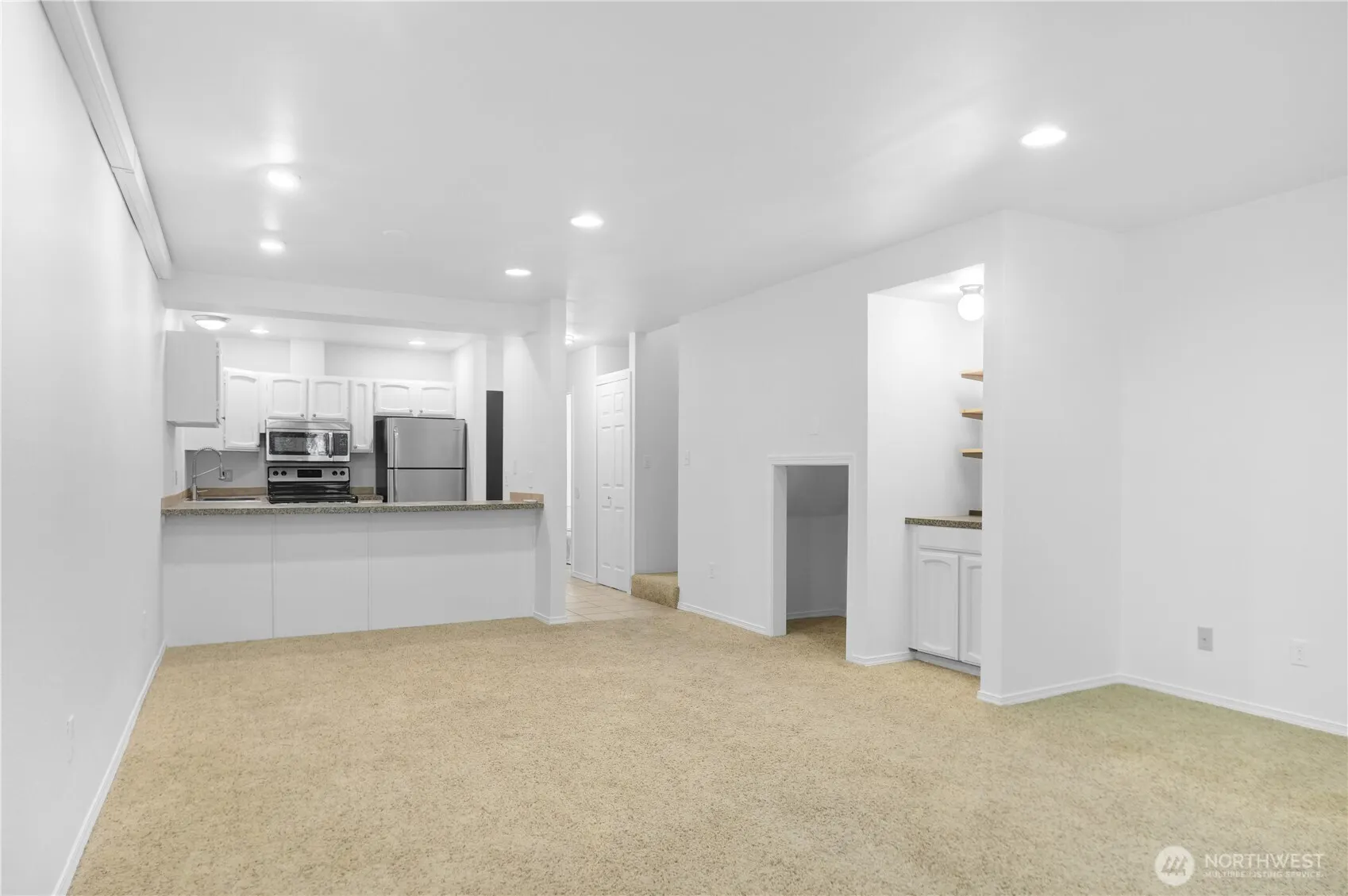 17018 NE 80th Street #C5, Redmond, WA 98052