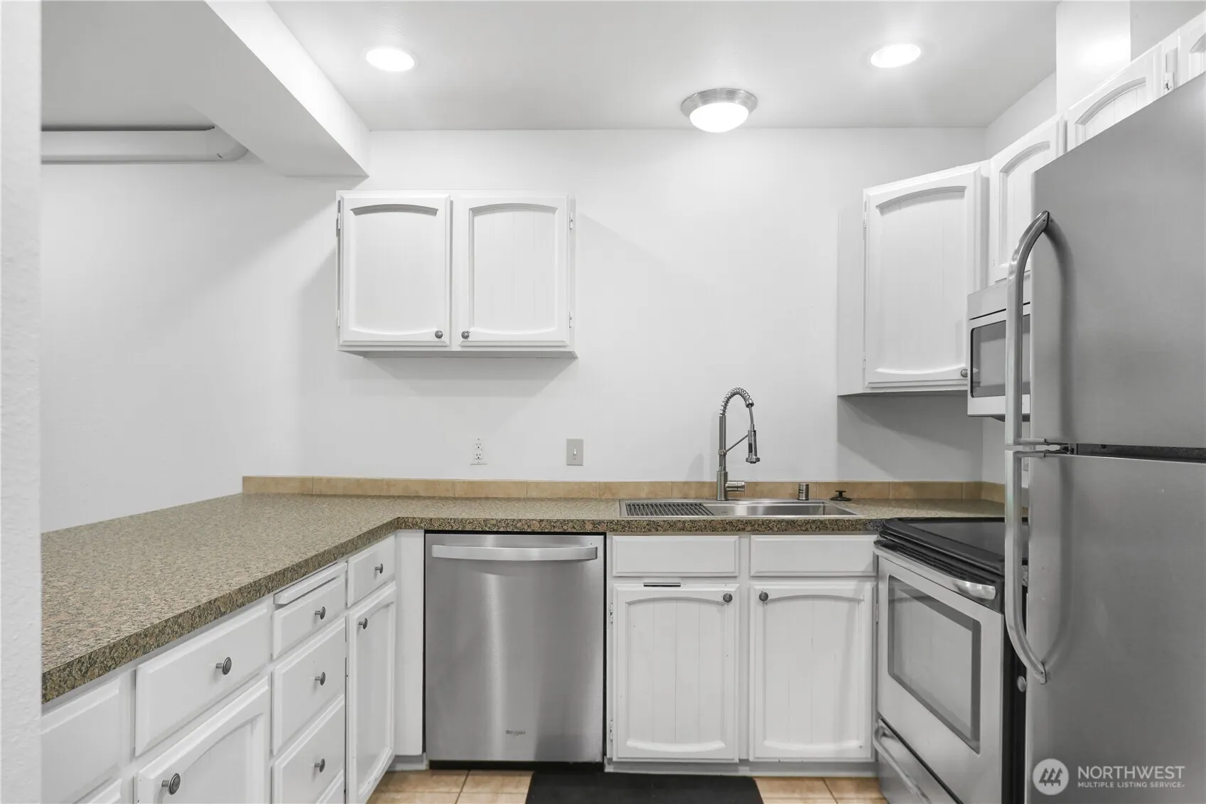 17018 NE 80th Street #C5, Redmond, WA 98052