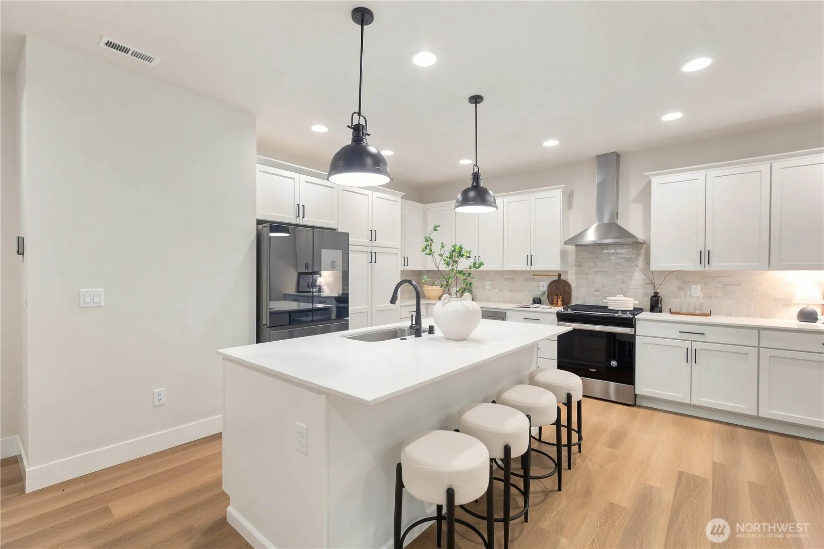 14325 5th Avenue W, Lynnwood, WA 98087