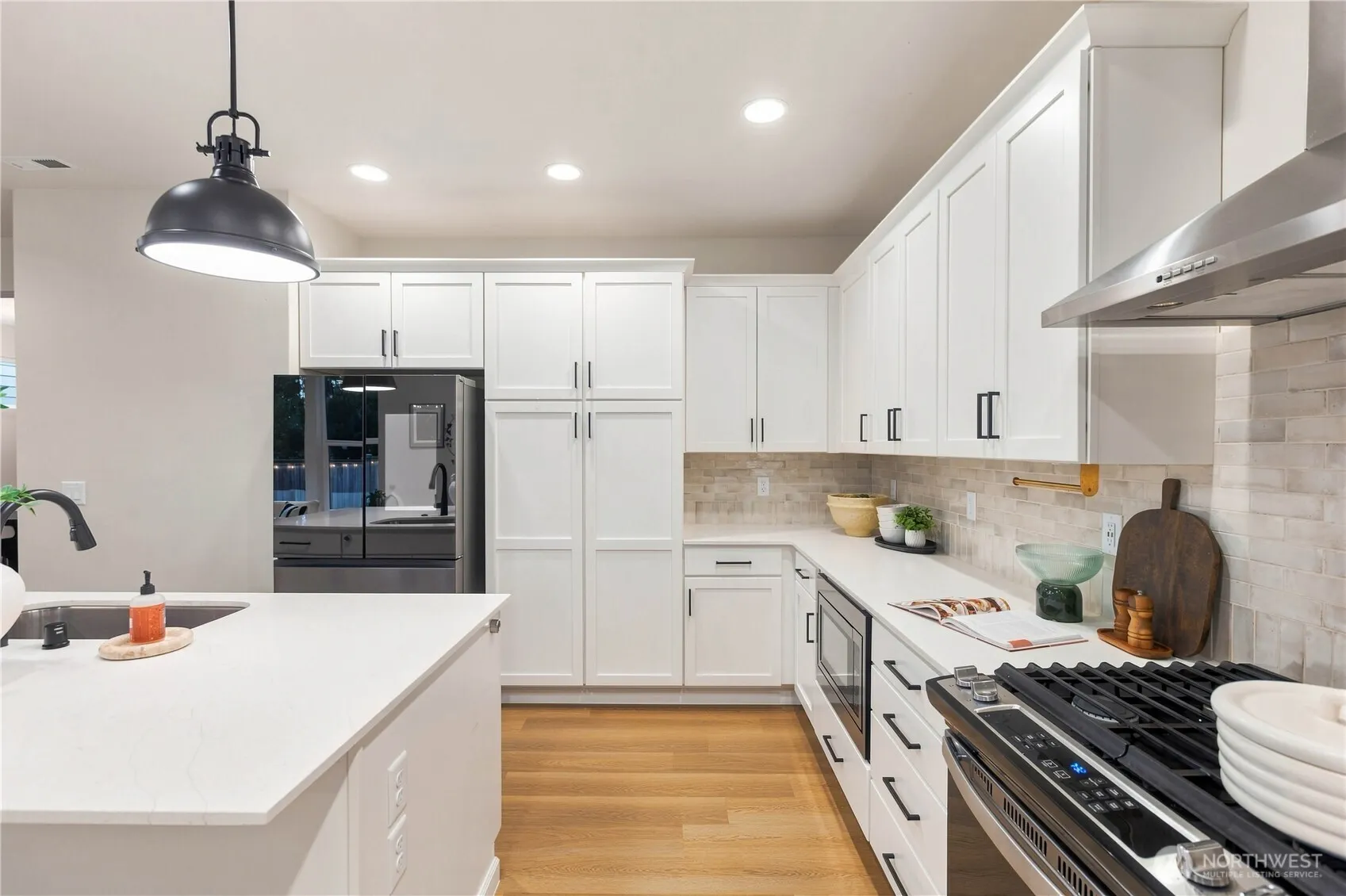14325 5th Avenue W, Lynnwood, WA 98087