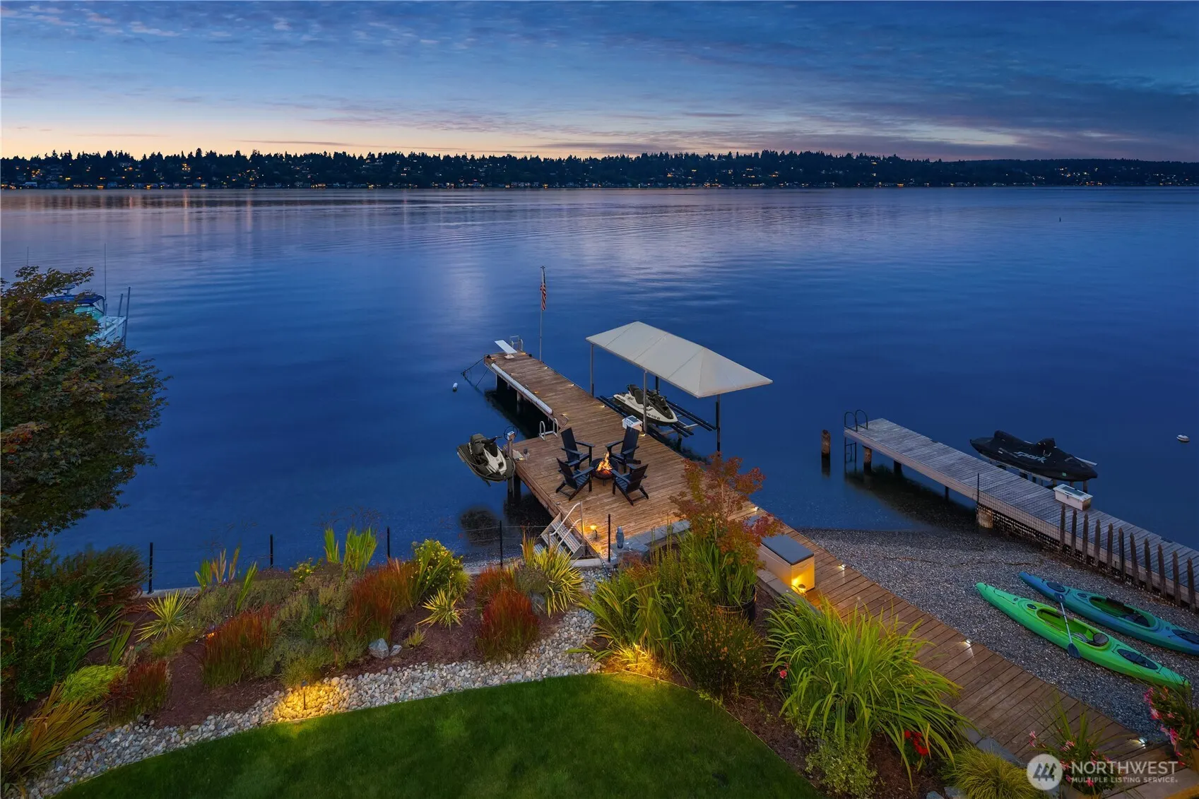 13031 Holmes Point Drive NE, Kirkland, WA 98034