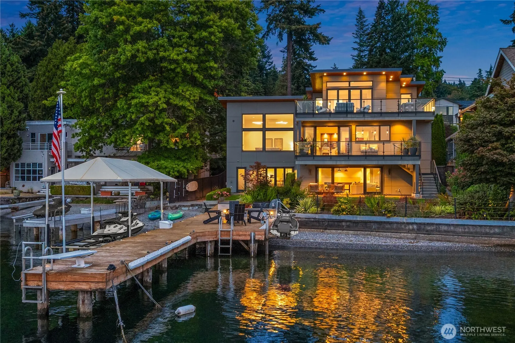 13031 Holmes Point Drive NE, Kirkland, WA 98034