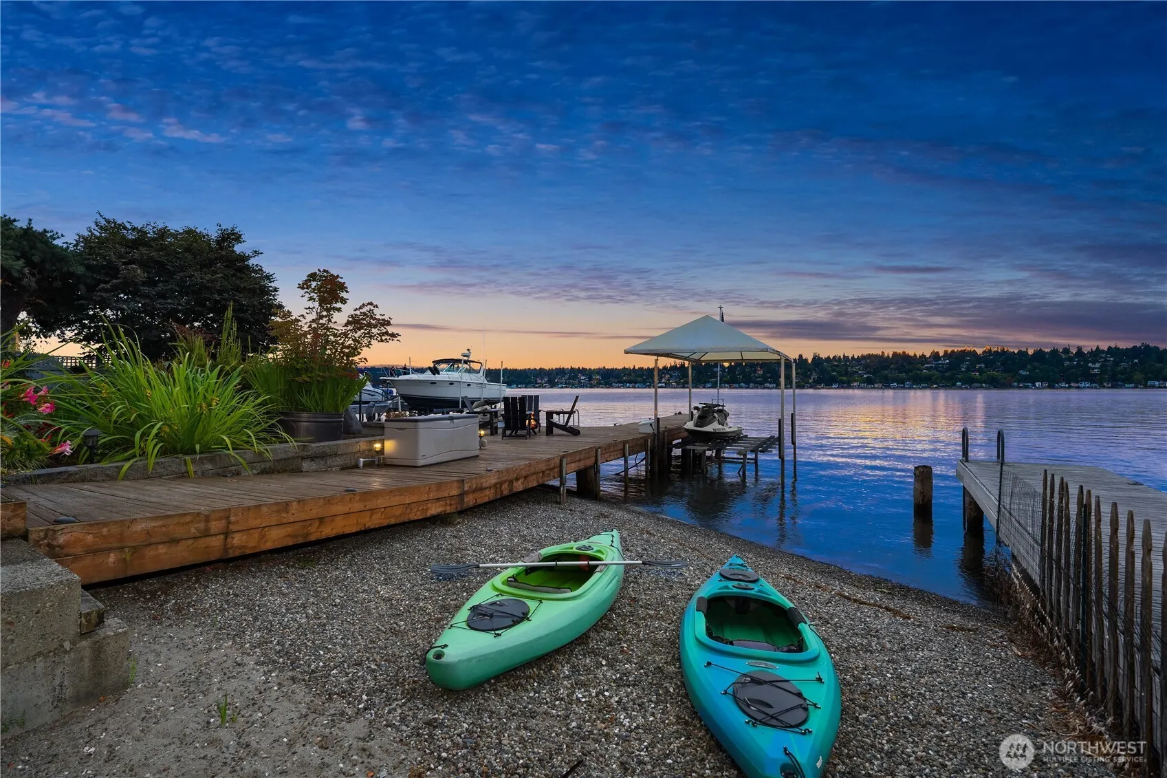 13031 Holmes Point Drive NE, Kirkland, WA 98034