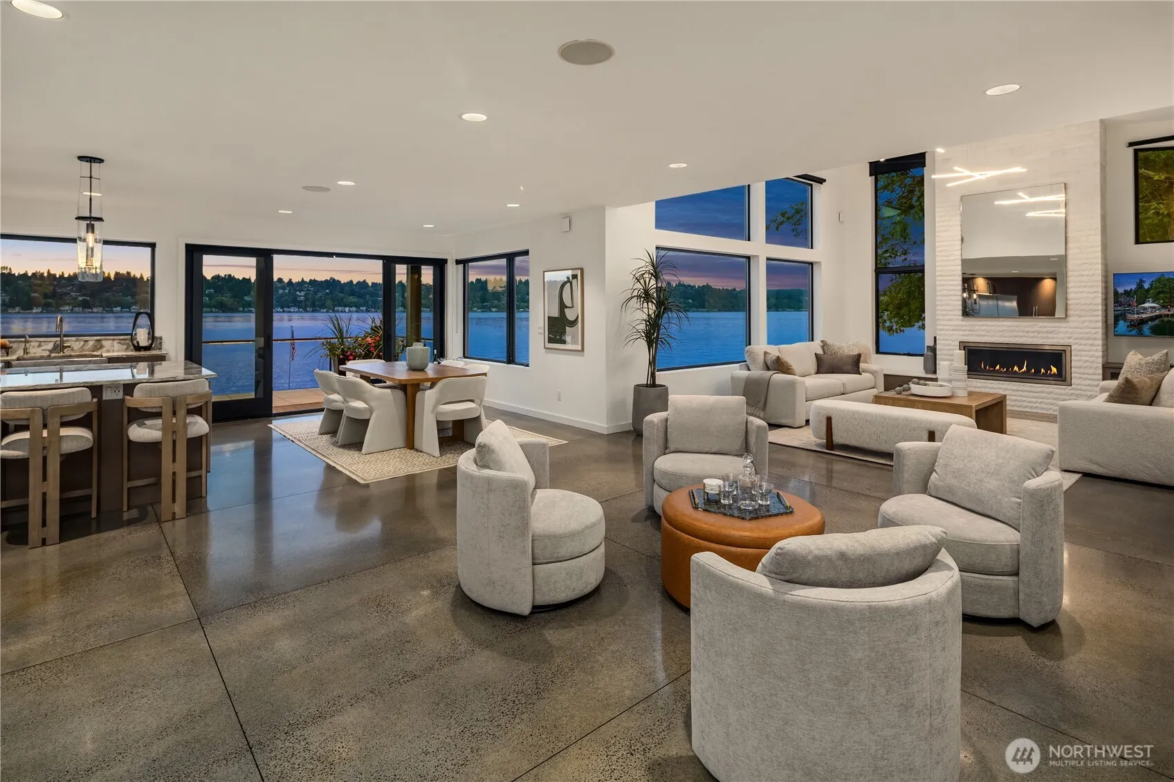 13031 Holmes Point Drive NE, Kirkland, WA 98034