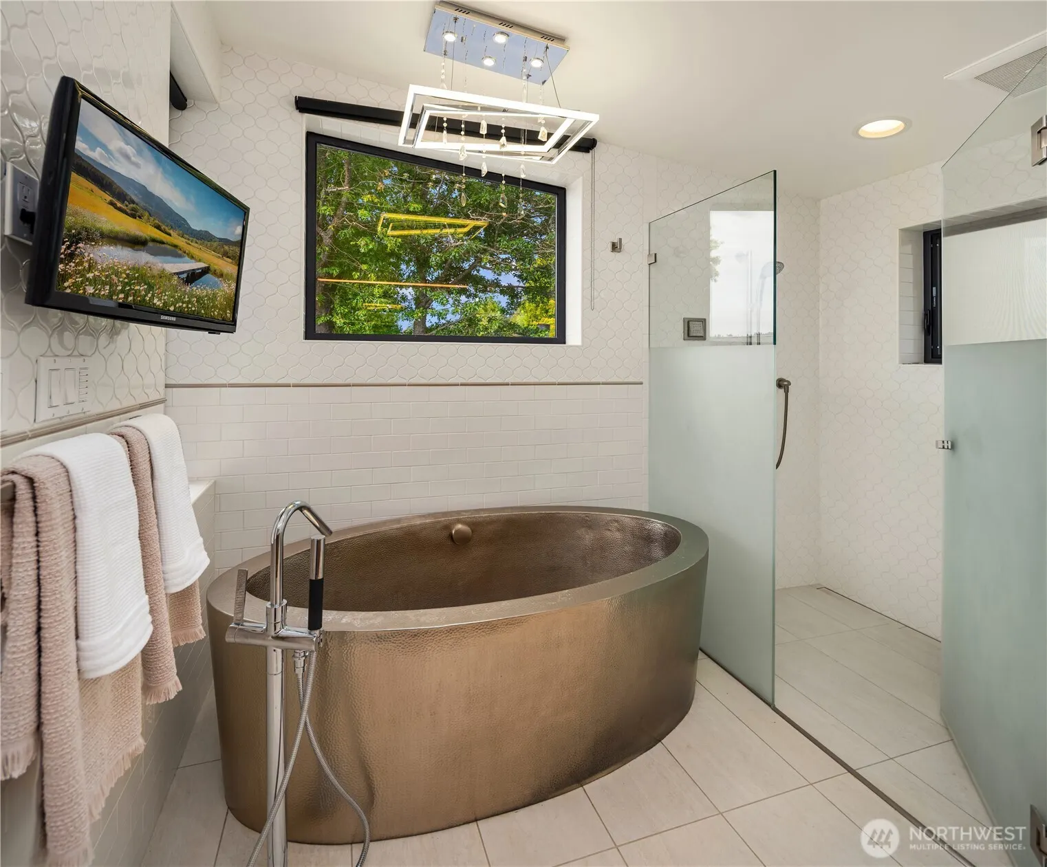 13031 Holmes Point Drive NE, Kirkland, WA 98034