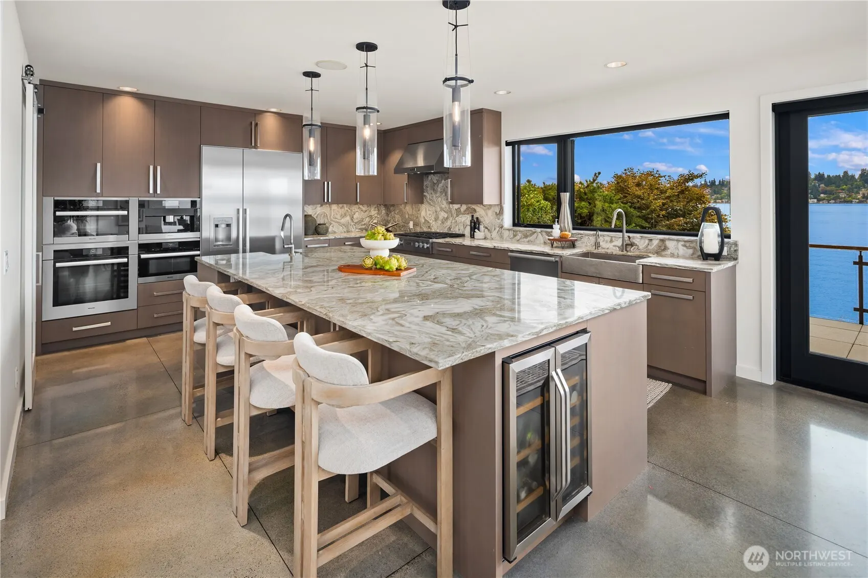 13031 Holmes Point Drive NE, Kirkland, WA 98034
