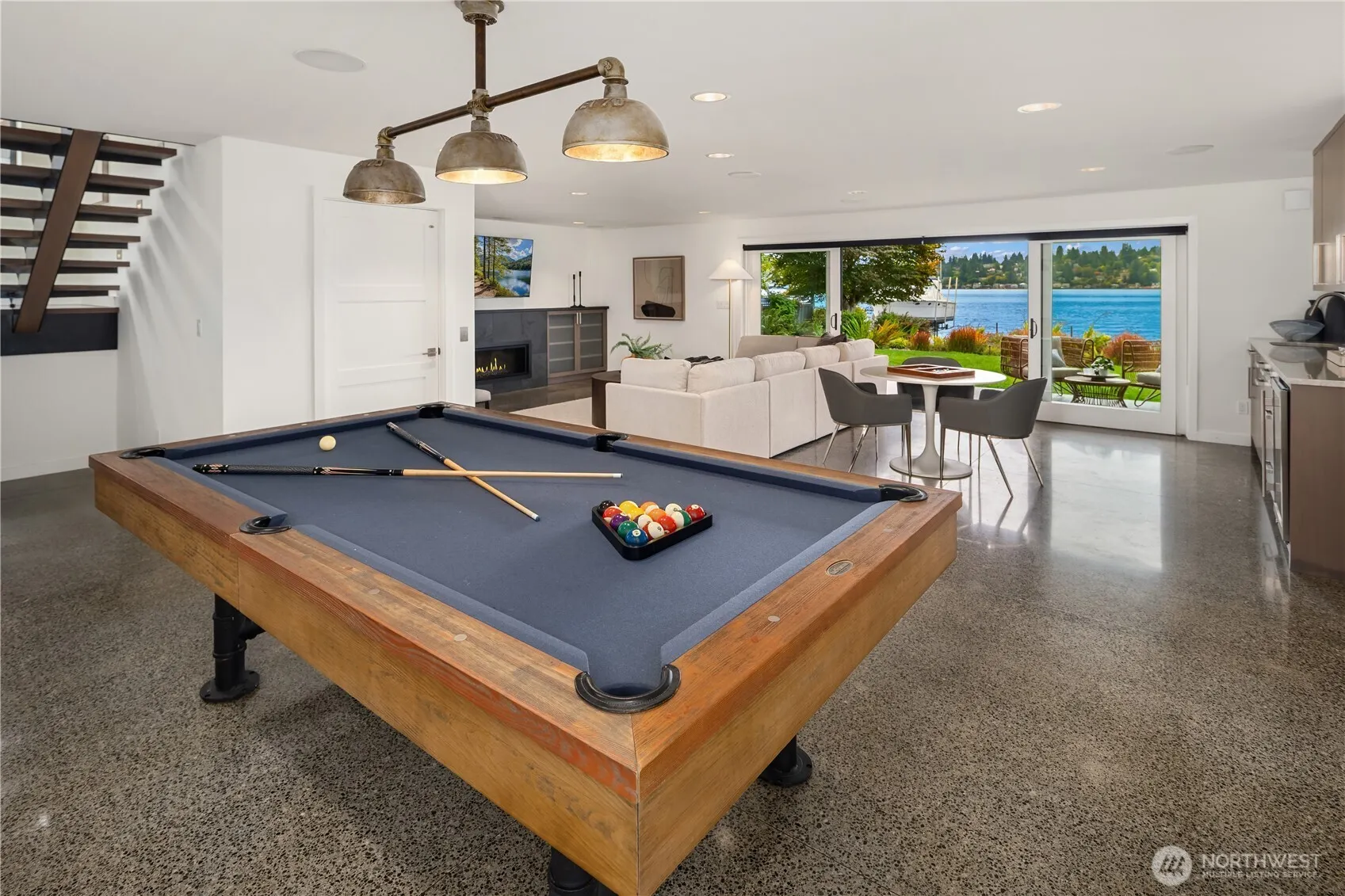 13031 Holmes Point Drive NE, Kirkland, WA 98034