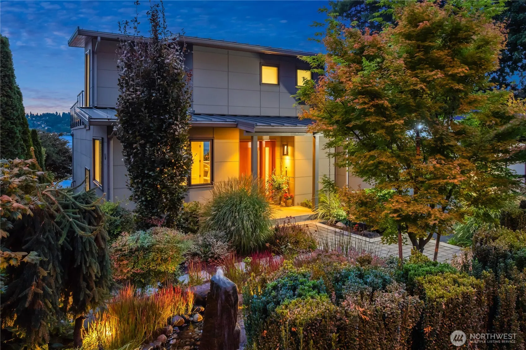 13031 Holmes Point Drive NE, Kirkland, WA 98034