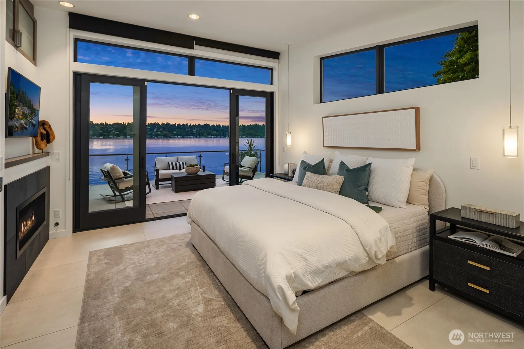 13031 Holmes Point Drive NE, Kirkland, WA 98034