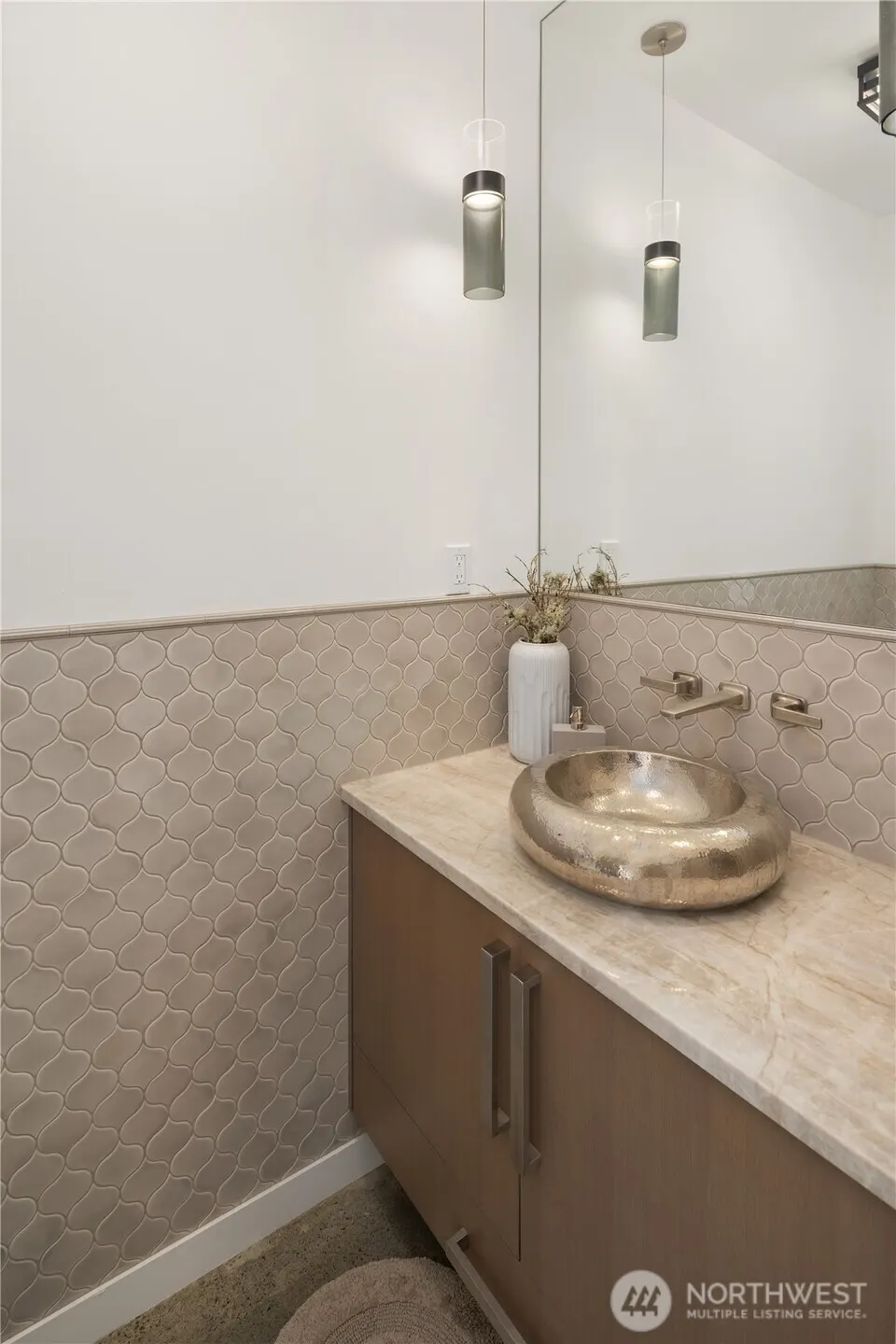 13031 Holmes Point Drive NE, Kirkland, WA 98034