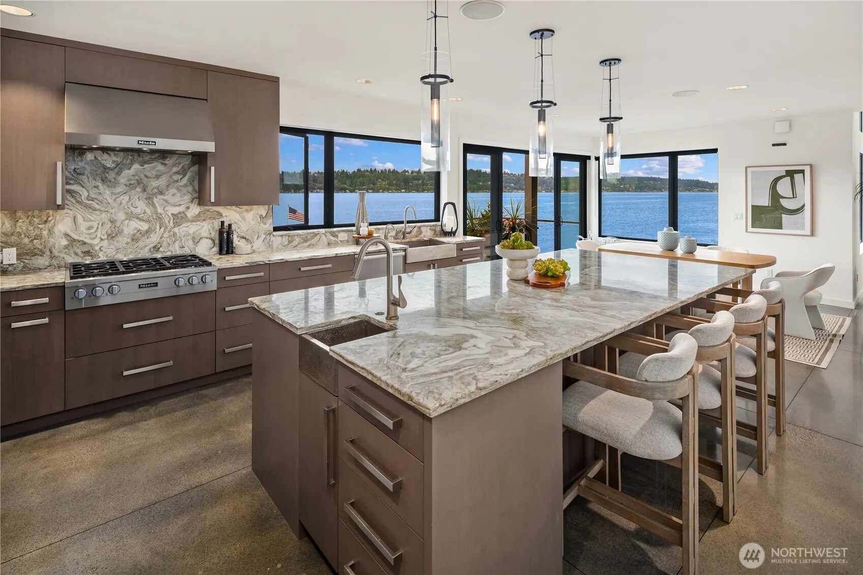 13031 Holmes Point Drive NE, Kirkland, WA 98034