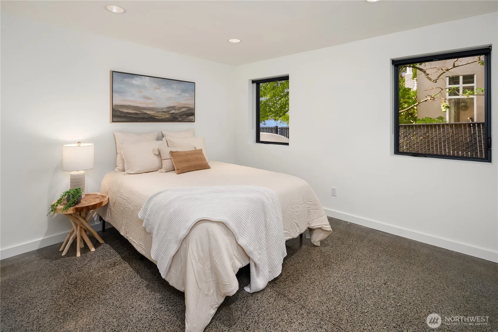 13031 Holmes Point Drive NE, Kirkland, WA 98034