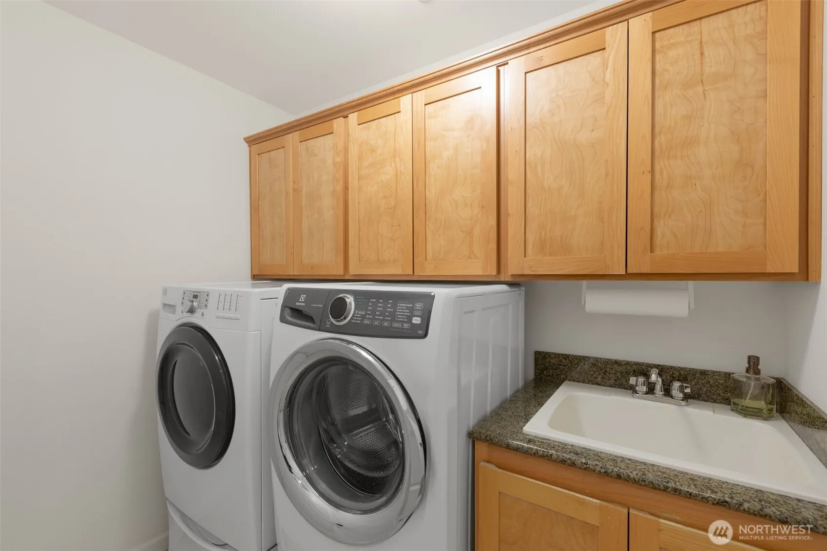 15820 104th Avenue NE, Bothell, WA 98011