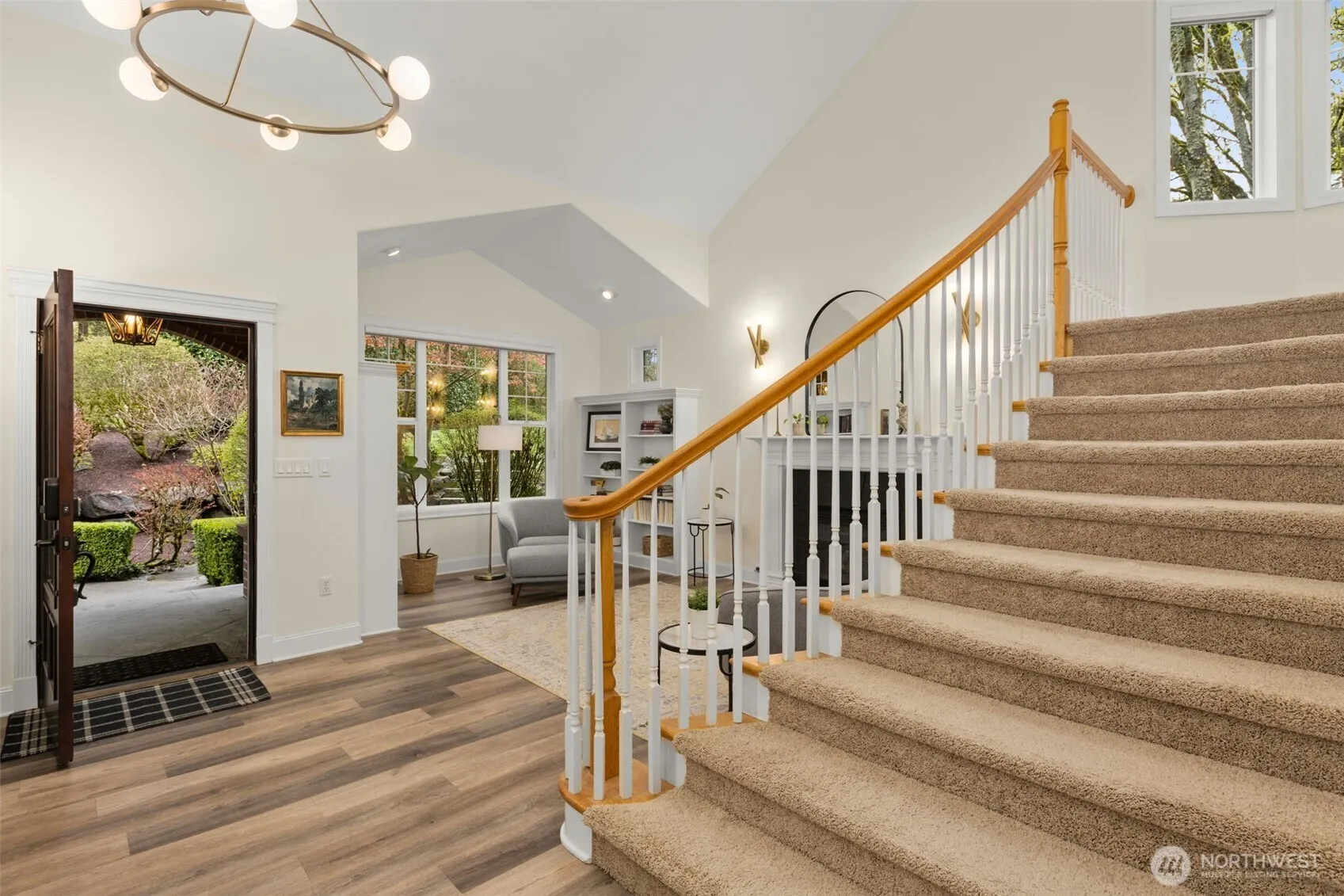 15820 104th Avenue NE, Bothell, WA 98011