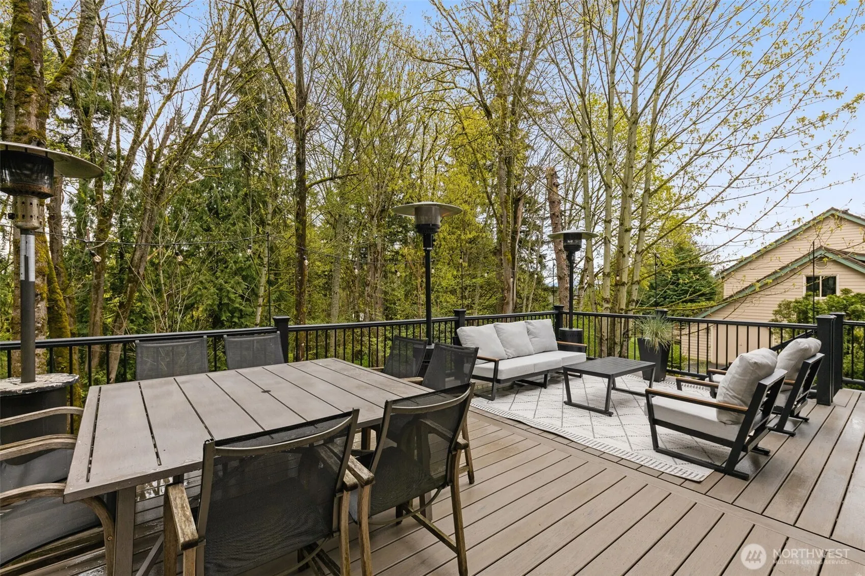 15820 104th Avenue NE, Bothell, WA 98011