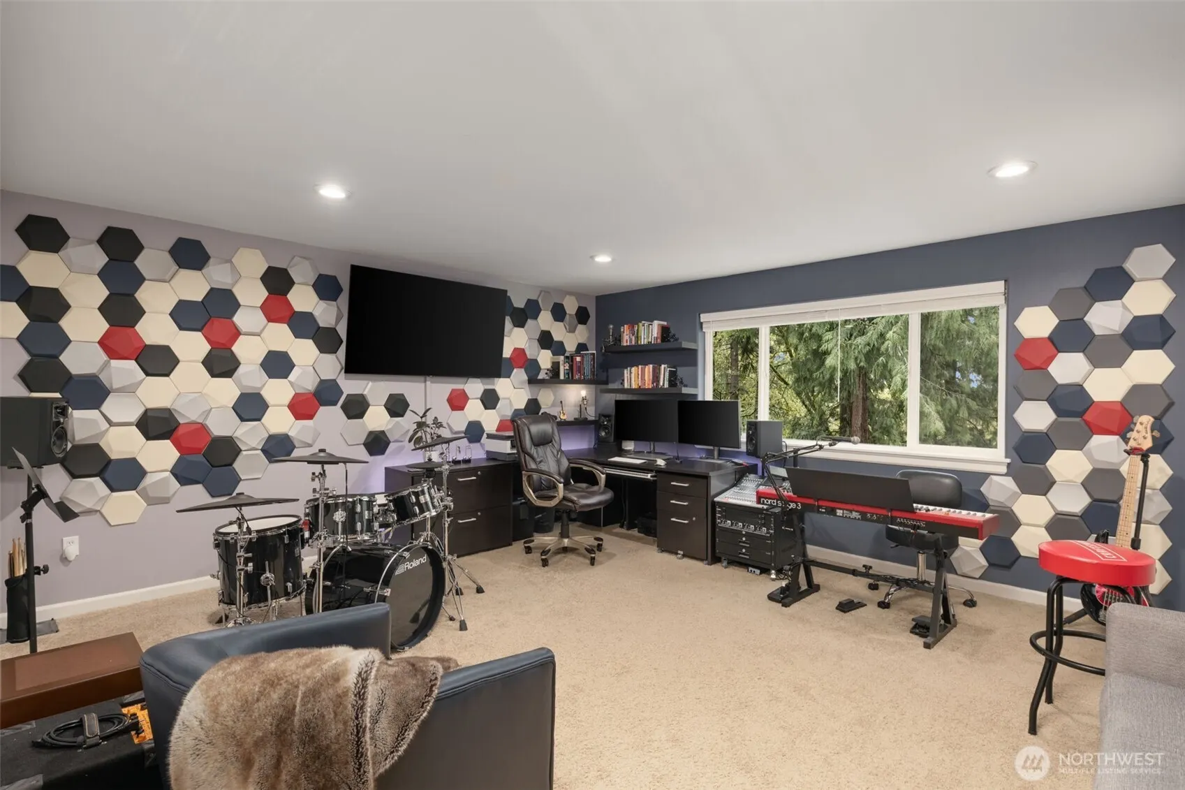 15820 104th Avenue NE, Bothell, WA 98011