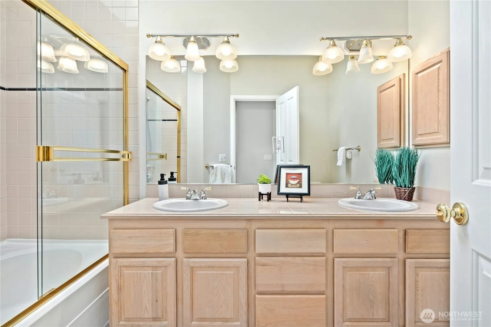 9821 NE Riverbend Drive #C 102, Bothell, WA 98011