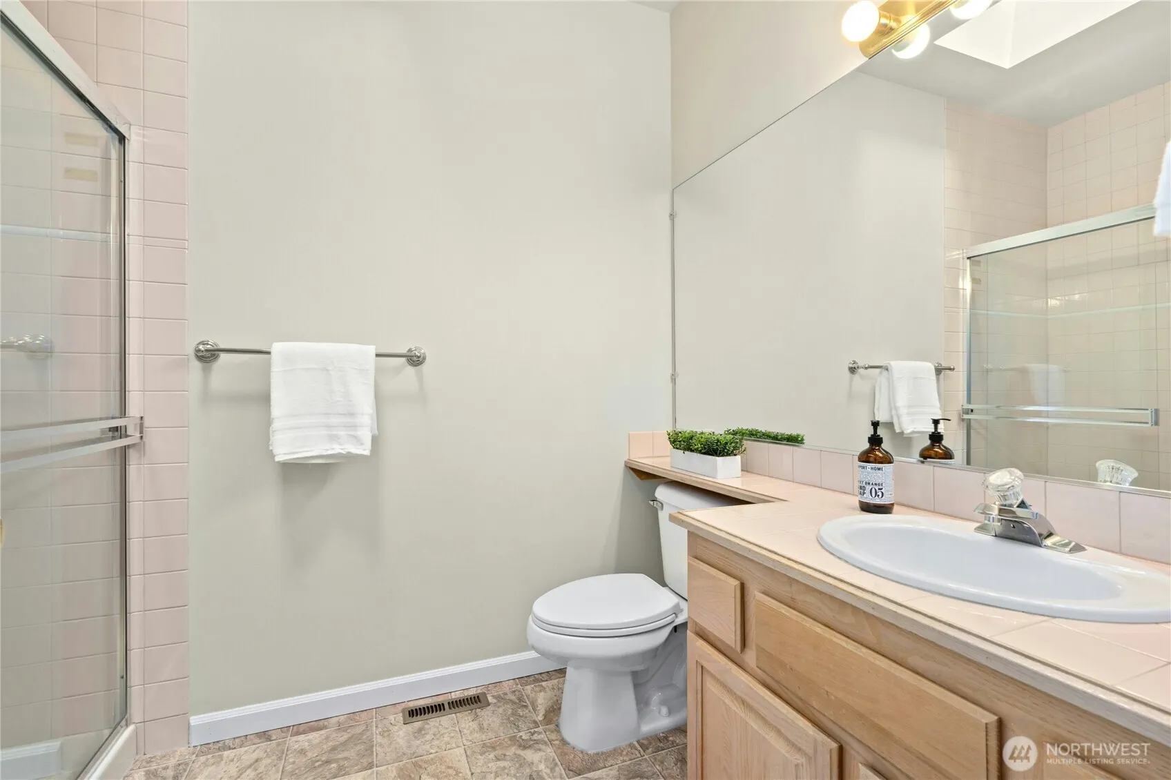 9821 NE Riverbend Drive #C 102, Bothell, WA 98011