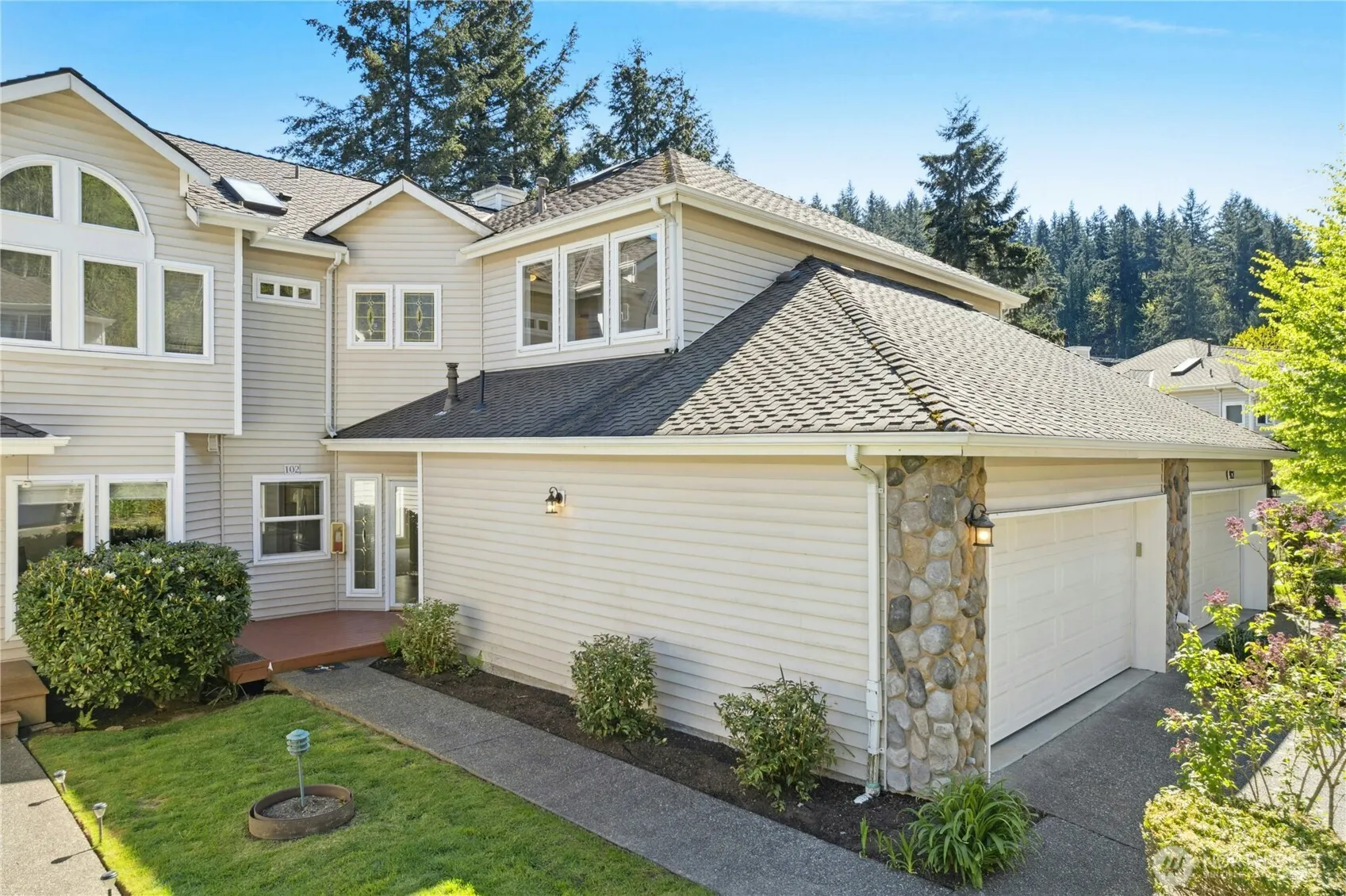 9821 NE Riverbend Drive #C 102, Bothell, WA 98011