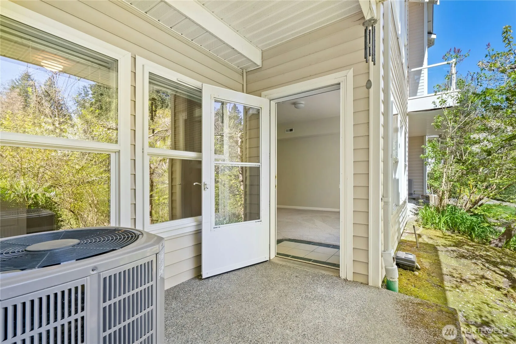 9821 NE Riverbend Drive #C 102, Bothell, WA 98011