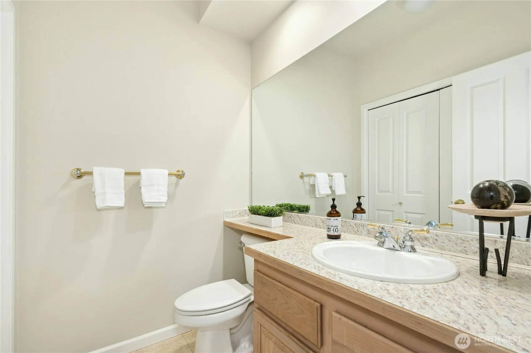 9821 NE Riverbend Drive #C 102, Bothell, WA 98011