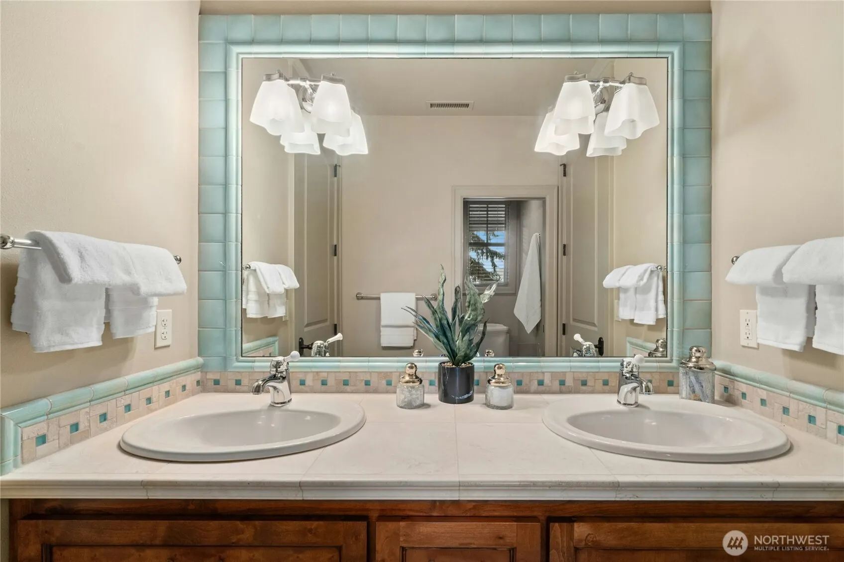 21241 SE 40th Street , Sammamish, WA 98075-5238