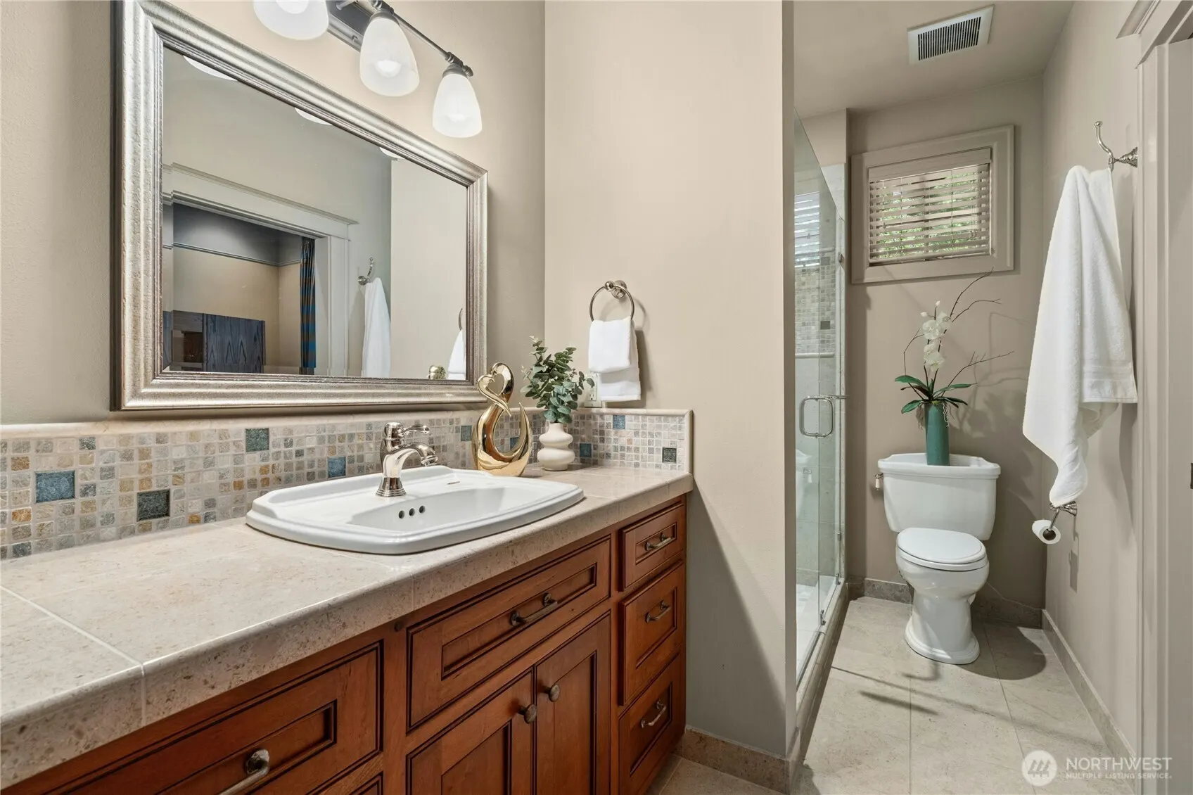 21241 SE 40th Street , Sammamish, WA 98075-5238