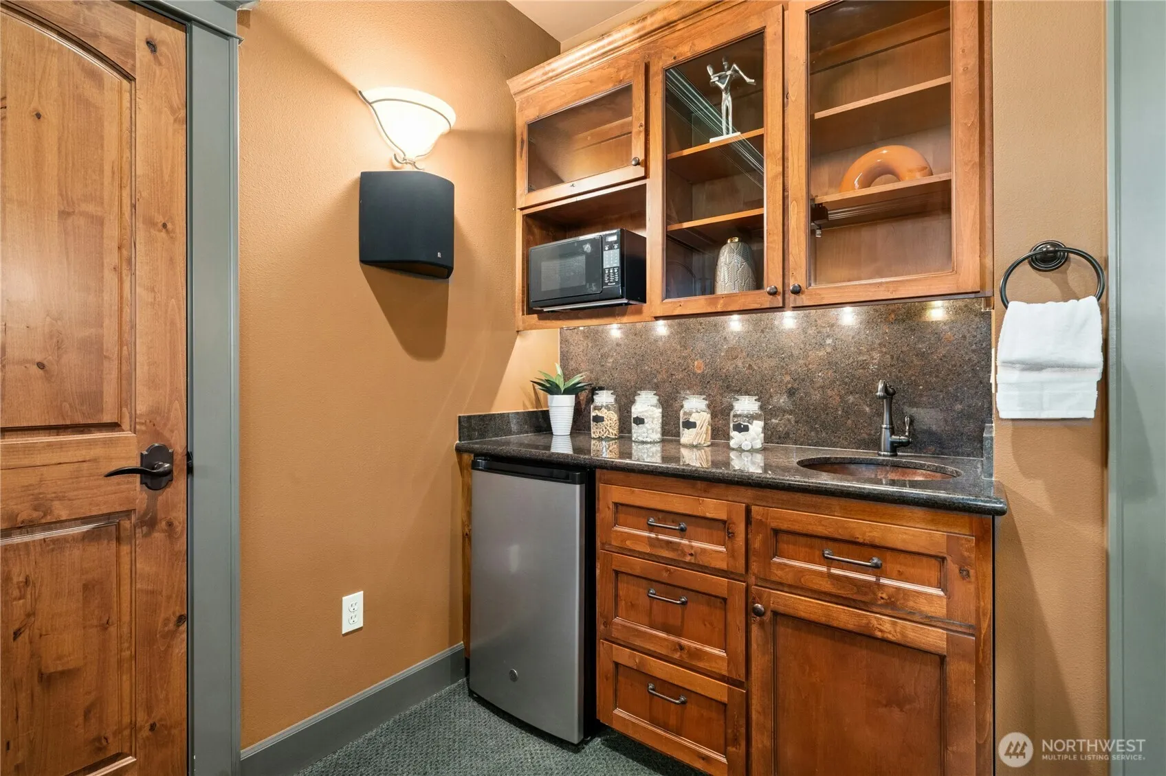 21241 SE 40th Street , Sammamish, WA 98075-5238