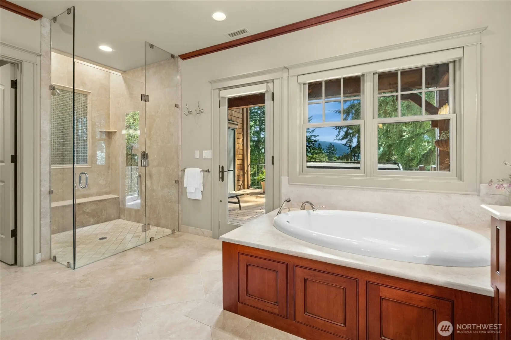21241 SE 40th Street , Sammamish, WA 98075-5238