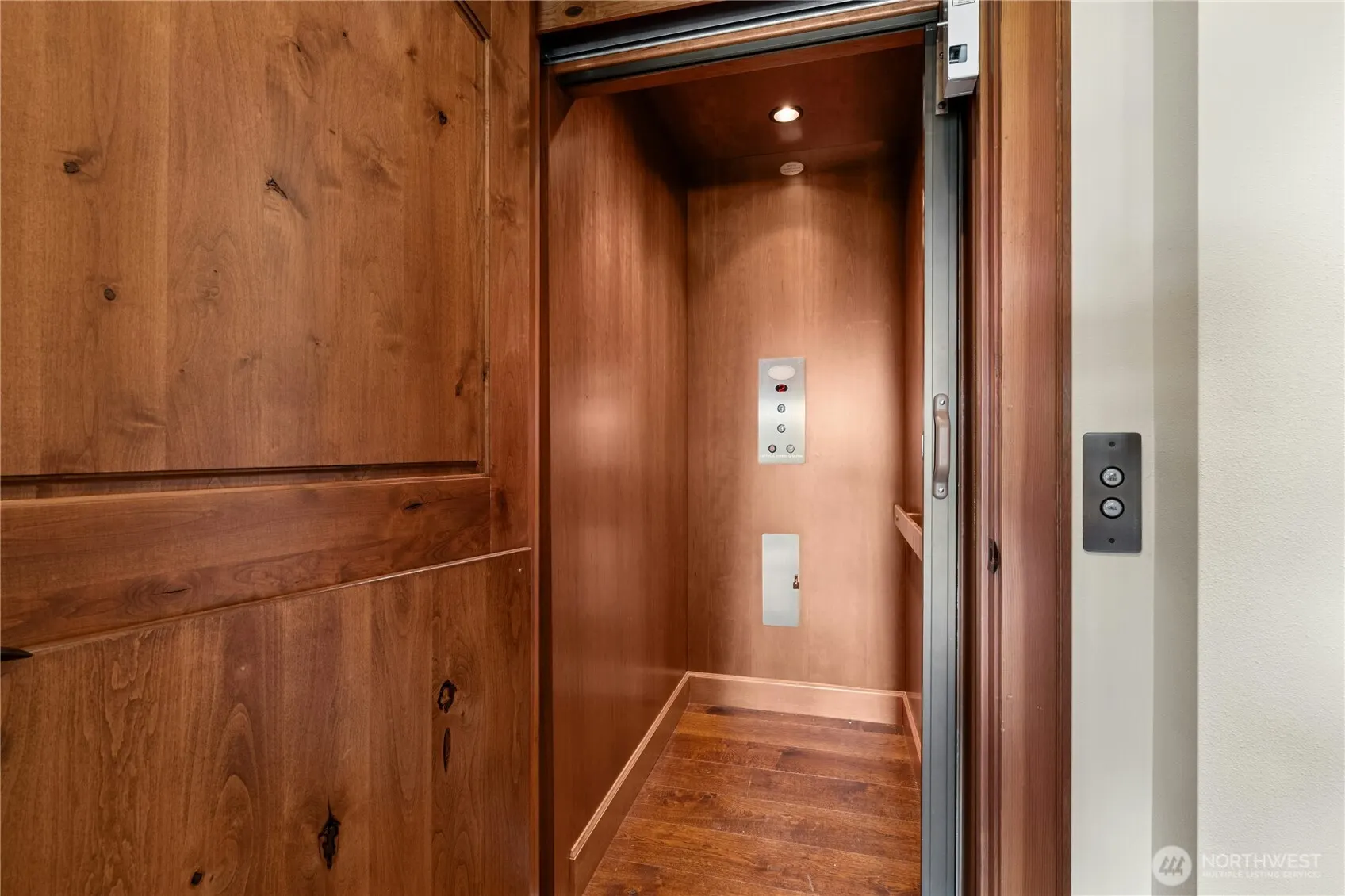 21241 SE 40th Street , Sammamish, WA 98075-5238