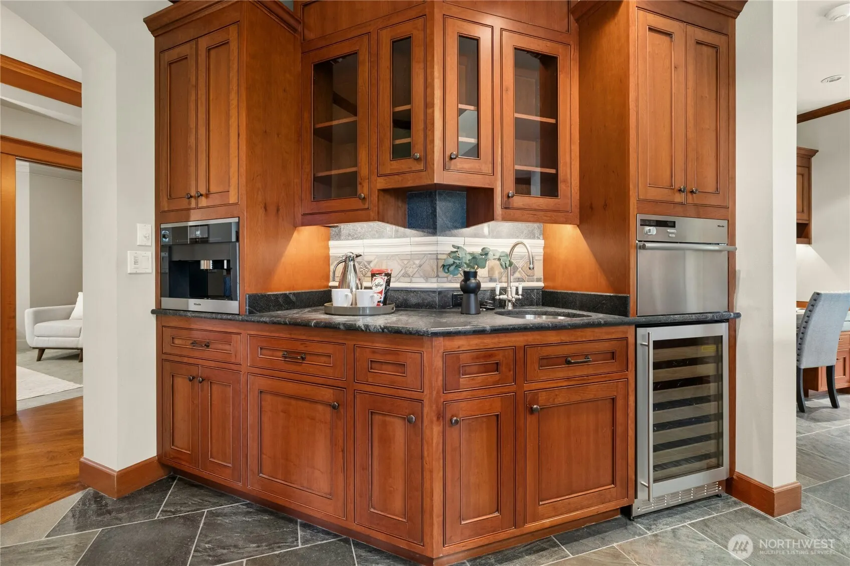 21241 SE 40th Street , Sammamish, WA 98075-5238