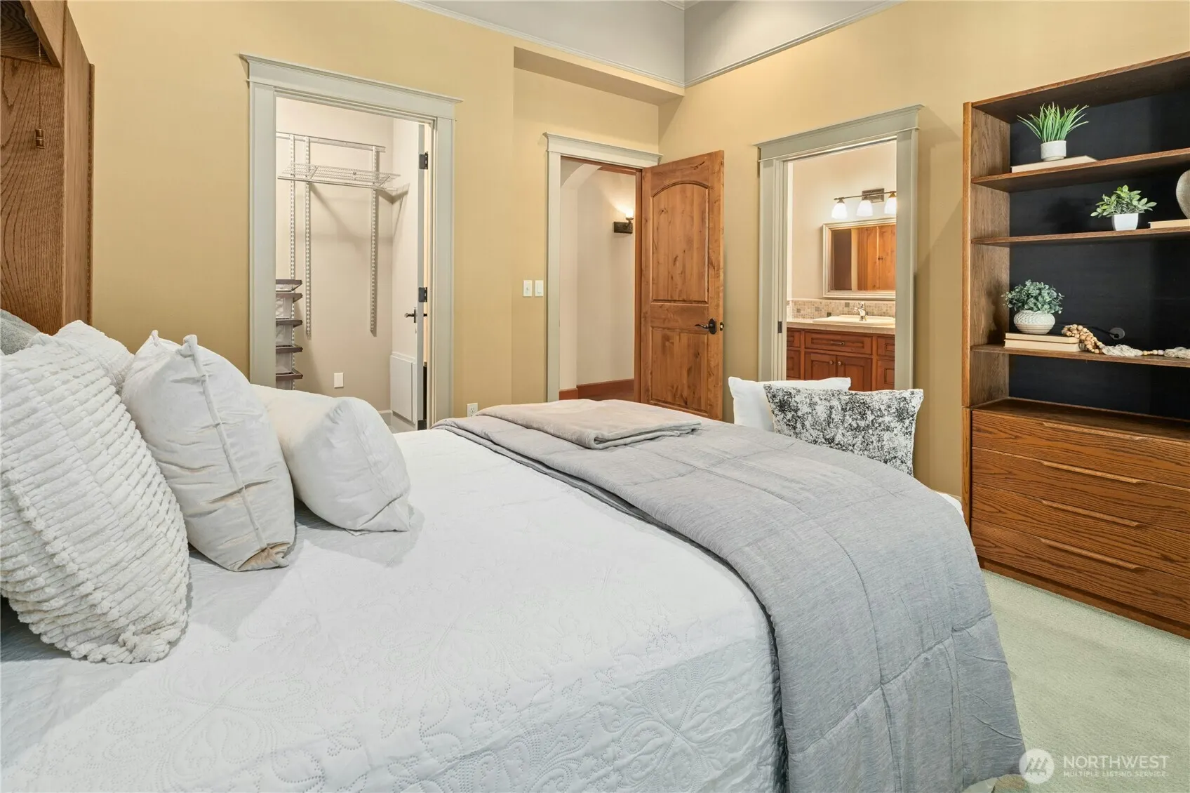 21241 SE 40th Street , Sammamish, WA 98075-5238