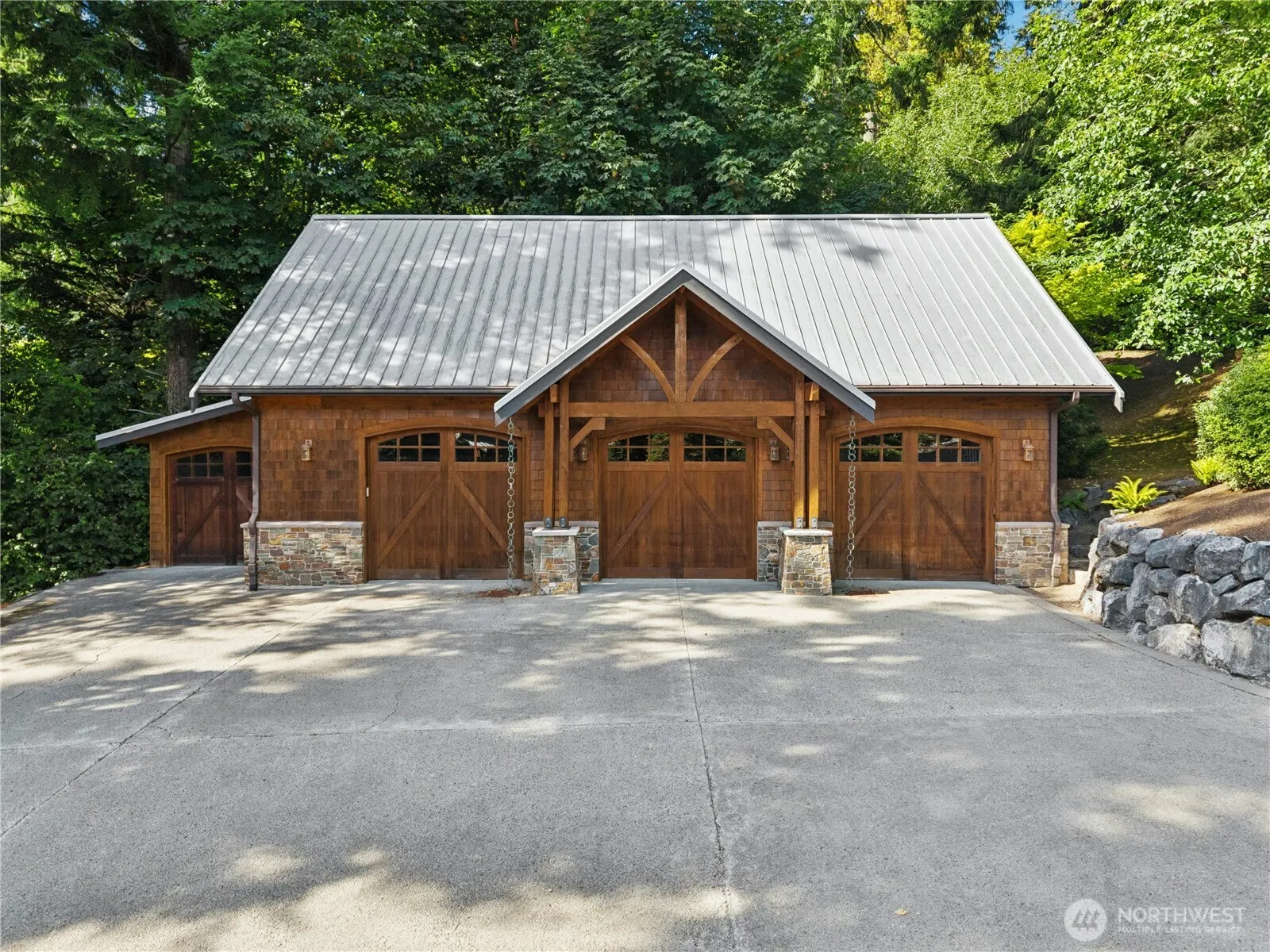 21241 SE 40th Street , Sammamish, WA 98075-5238