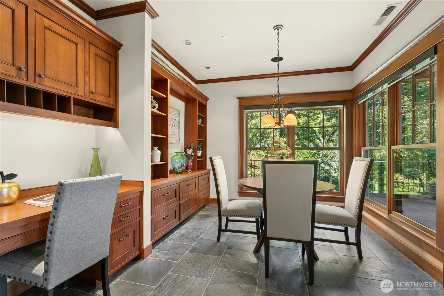 21241 SE 40th Street , Sammamish, WA 98075-5238