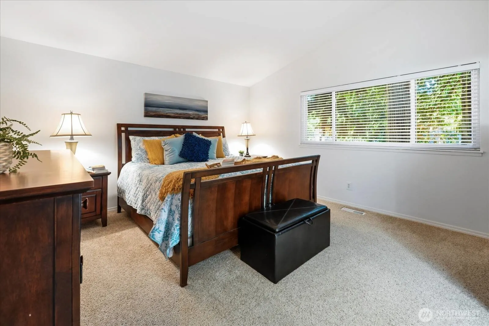 22414 NE 12th Court , Sammamish, WA 98074-6817