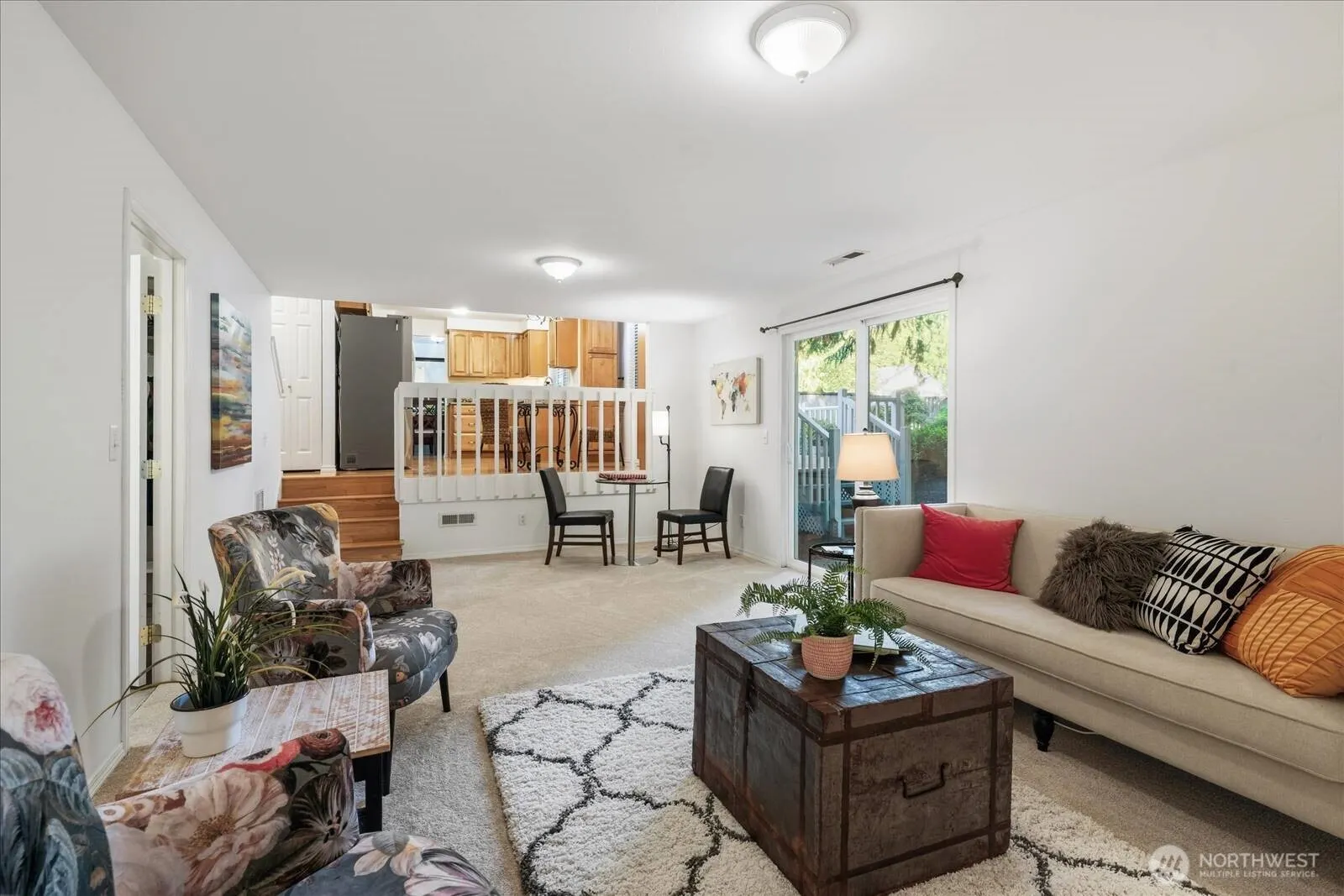 22414 NE 12th Court , Sammamish, WA 98074-6817