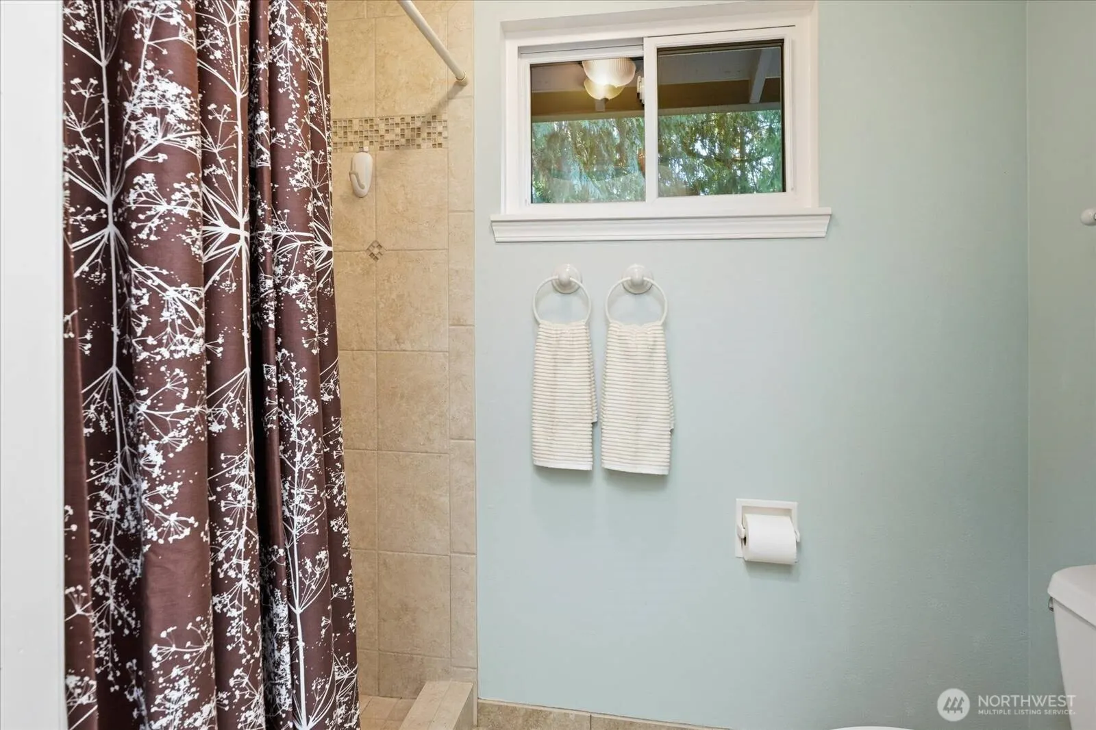 22414 NE 12th Court , Sammamish, WA 98074-6817
