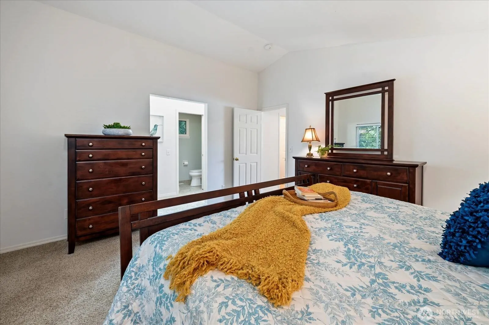 22414 NE 12th Court , Sammamish, WA 98074-6817